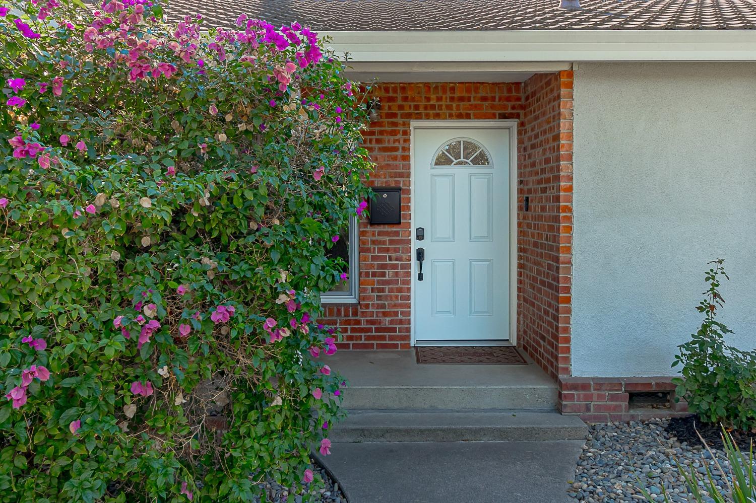 Detail Gallery Image 5 of 26 For 812 Edison Ave, Modesto,  CA 95350 - 3 Beds | 1 Baths