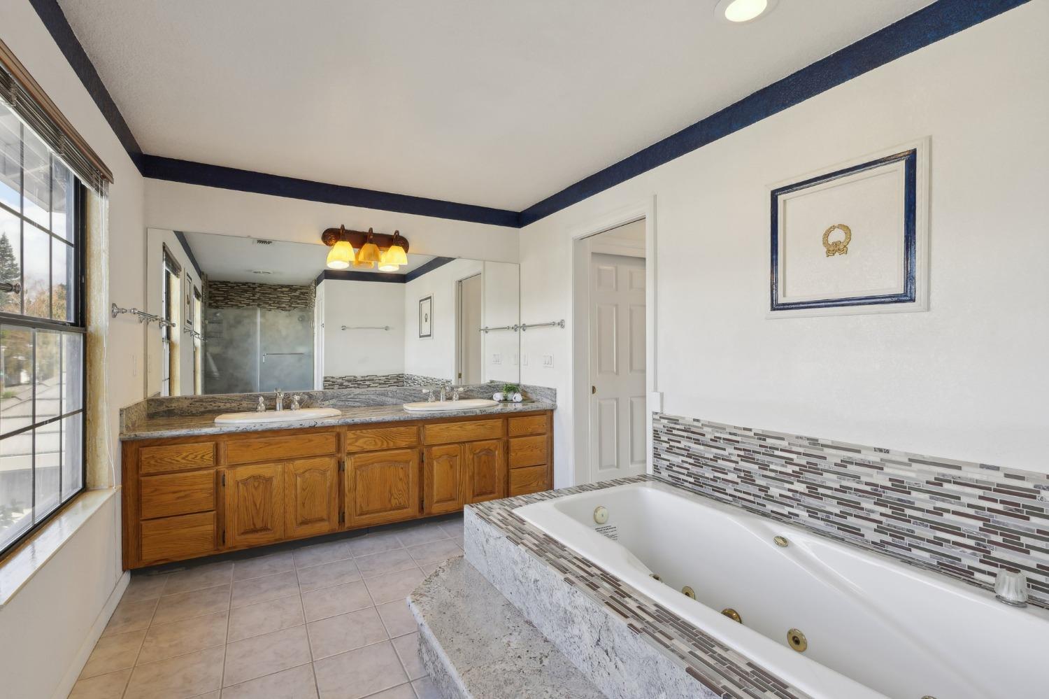 Detail Gallery Image 29 of 87 For 170 Audubon Cir, Sacramento,  CA 95831 - 5 Beds | 4/1 Baths