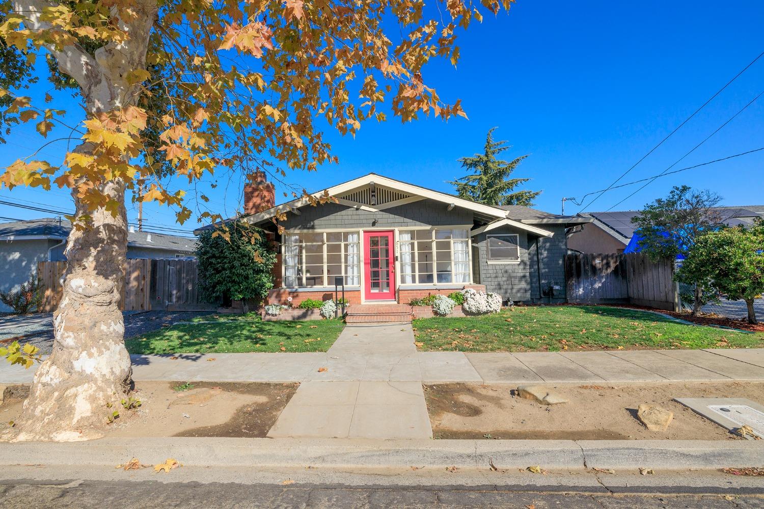 Detail Gallery Image 1 of 46 For 651 N 3rd Ave, Oakdale,  CA 95361 - 3 Beds | 2 Baths