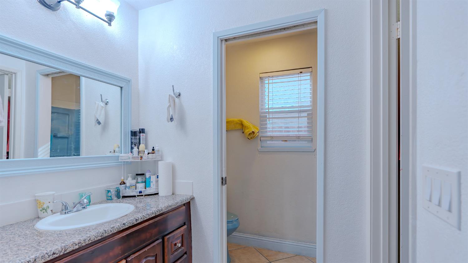 Detail Gallery Image 8 of 19 For 308 Goldrun Dr, Modesto,  CA 95354 - 3 Beds | 2 Baths