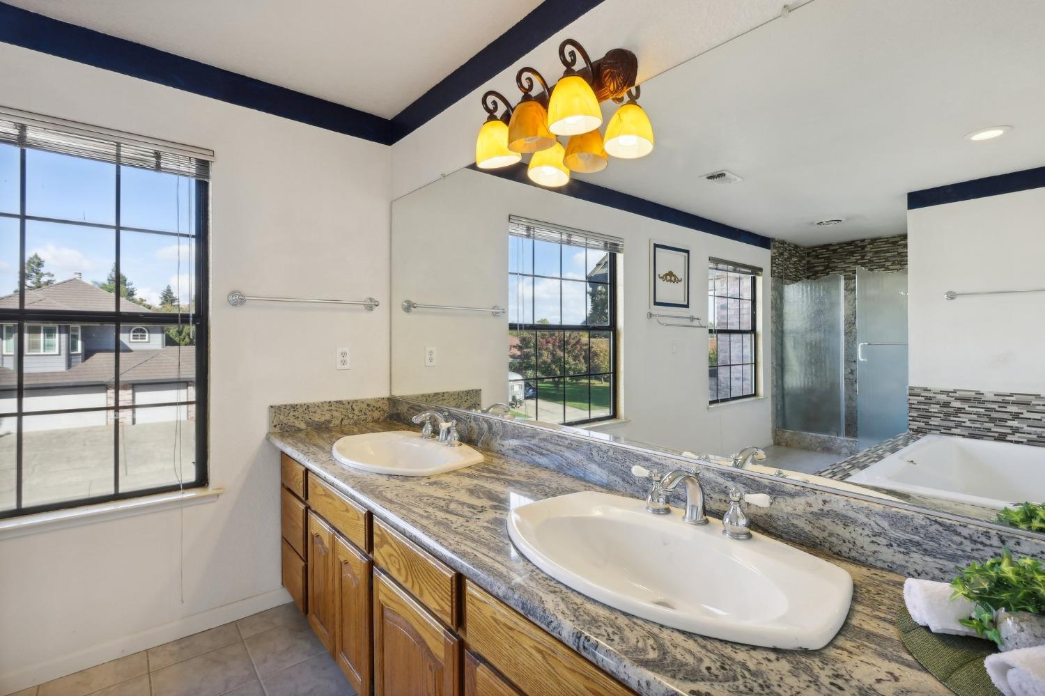 Detail Gallery Image 33 of 87 For 170 Audubon Cir, Sacramento,  CA 95831 - 5 Beds | 4/1 Baths