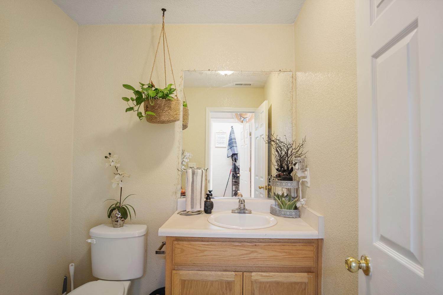 Detail Gallery Image 12 of 64 For 6431 7th St, Riverbank,  CA 95367 - 8 Beds | 3/2 Baths