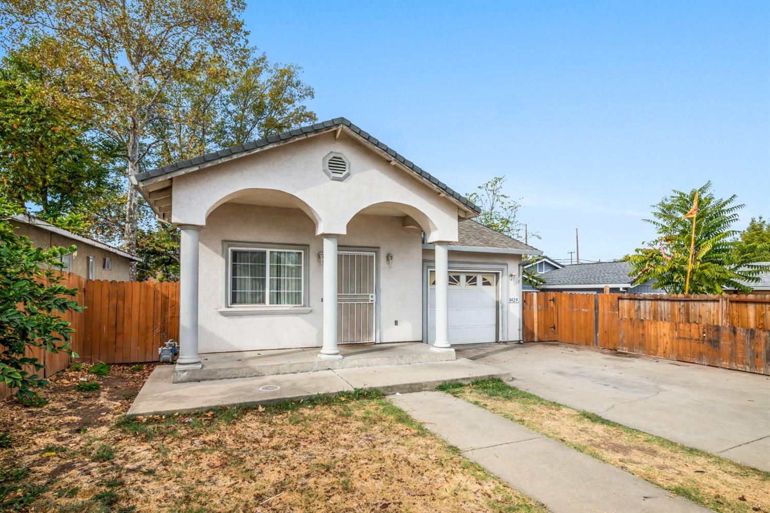 Detail Gallery Image 3 of 22 For 3429 Cypress St, Sacramento,  CA 95838 - 4 Beds | 2 Baths