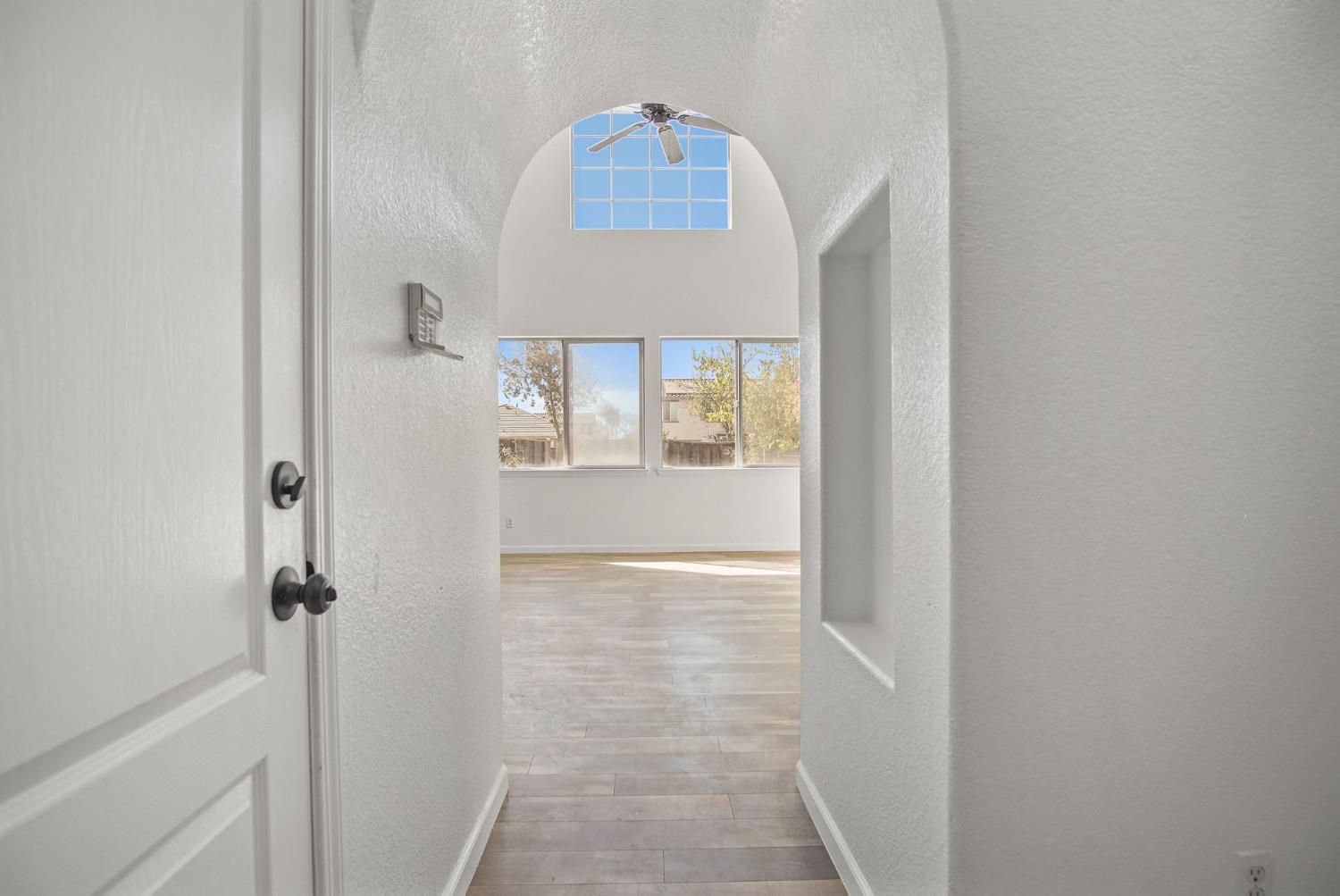 Detail Gallery Image 6 of 18 For 16777 English Country Trl, Lathrop,  CA 95330 - 3 Beds | 2/1 Baths