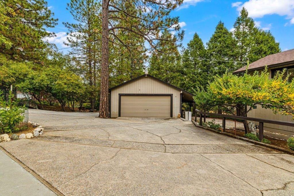 Detail Gallery Image 4 of 59 For 16685 Ernest Ct, Grass Valley,  CA 95949 - 3 Beds | 2 Baths