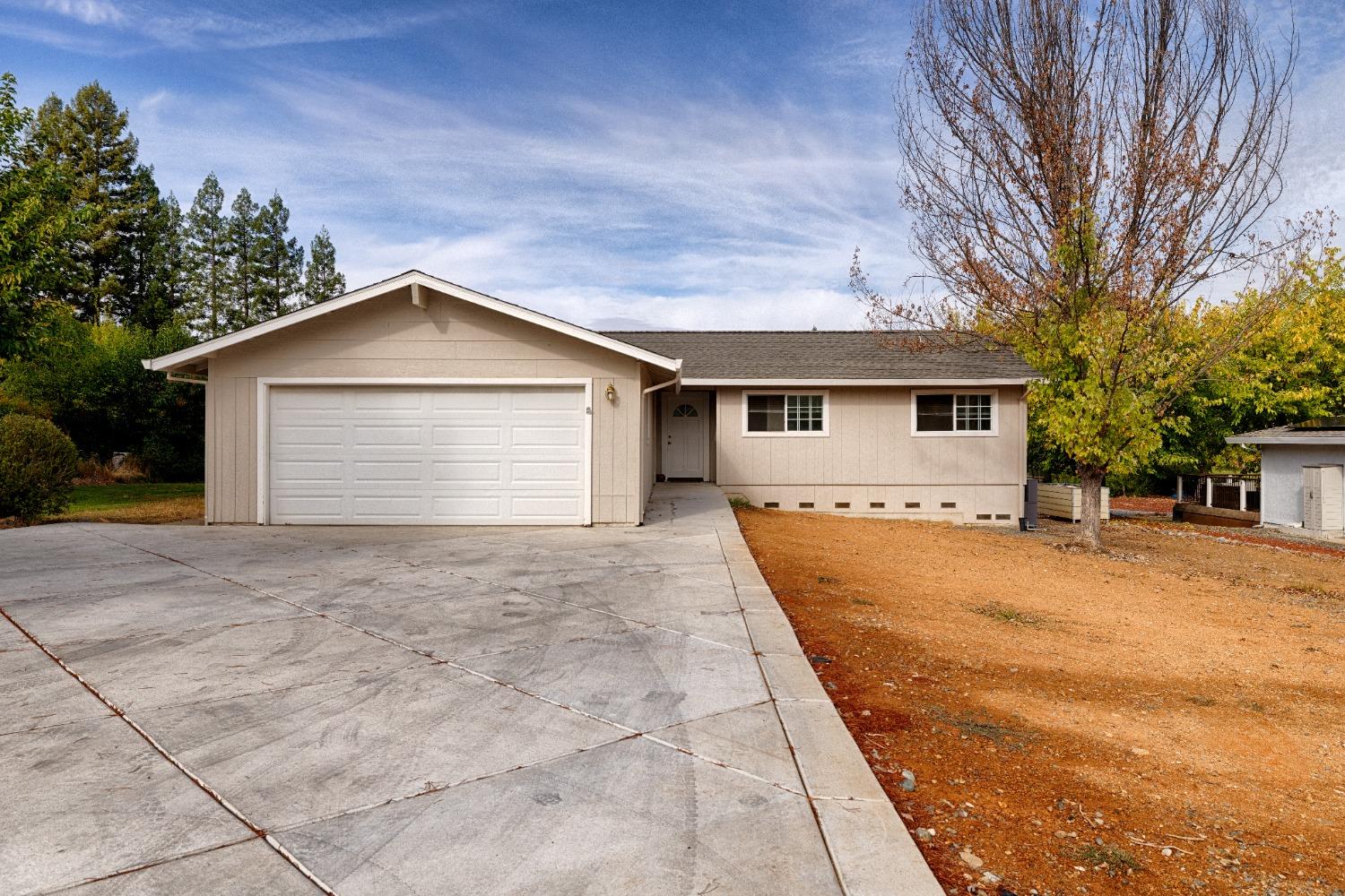 Detail Gallery Image 2 of 32 For 24368 Oro Valley Rd, Auburn,  CA 95602 - 3 Beds | 2 Baths