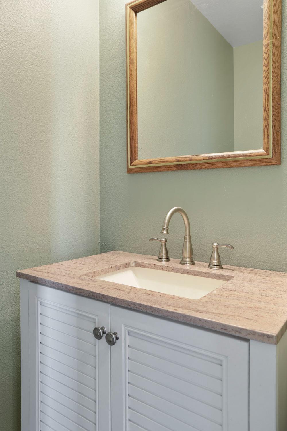 Detail Gallery Image 16 of 39 For 2930 Driftwood Pl #18,  Stockton,  CA 95219 - 2 Beds | 2/1 Baths