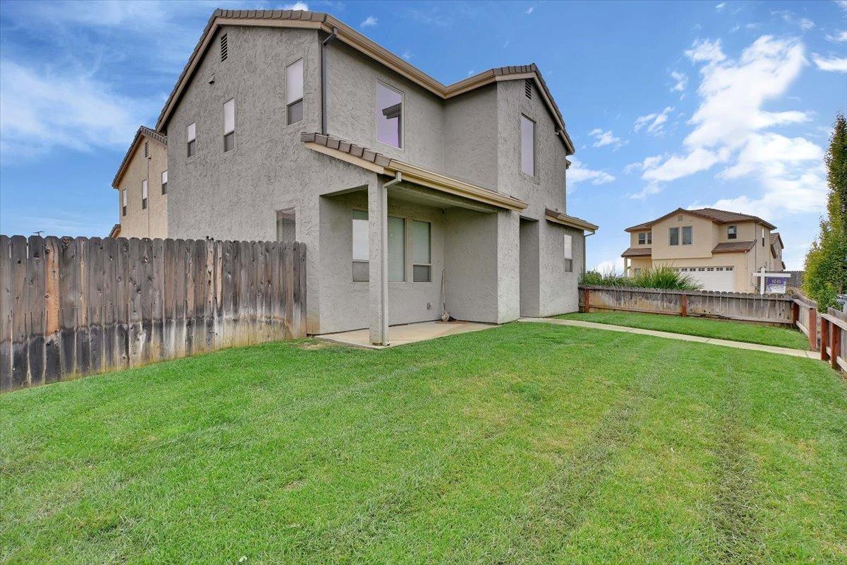 Detail Gallery Image 5 of 40 For 1960 Bluffs Dr, Oroville,  CA 95965 - 3 Beds | 2/1 Baths