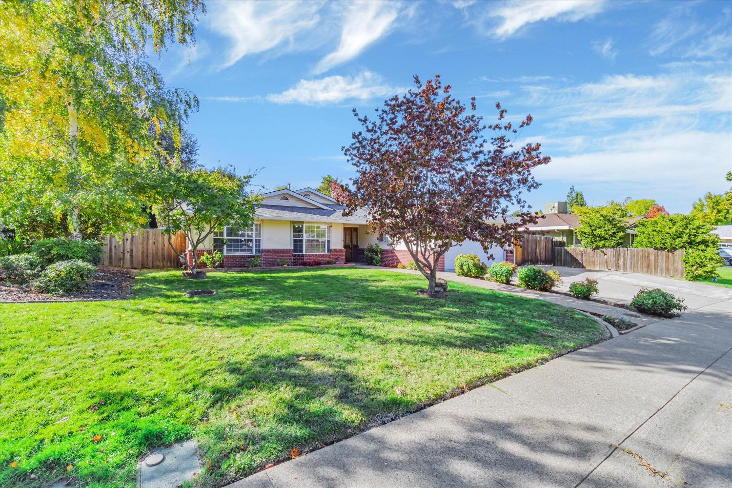 Detail Gallery Image 2 of 47 For 4911 Arbardee Dr, Fair Oaks,  CA 95628 - 3 Beds | 2 Baths