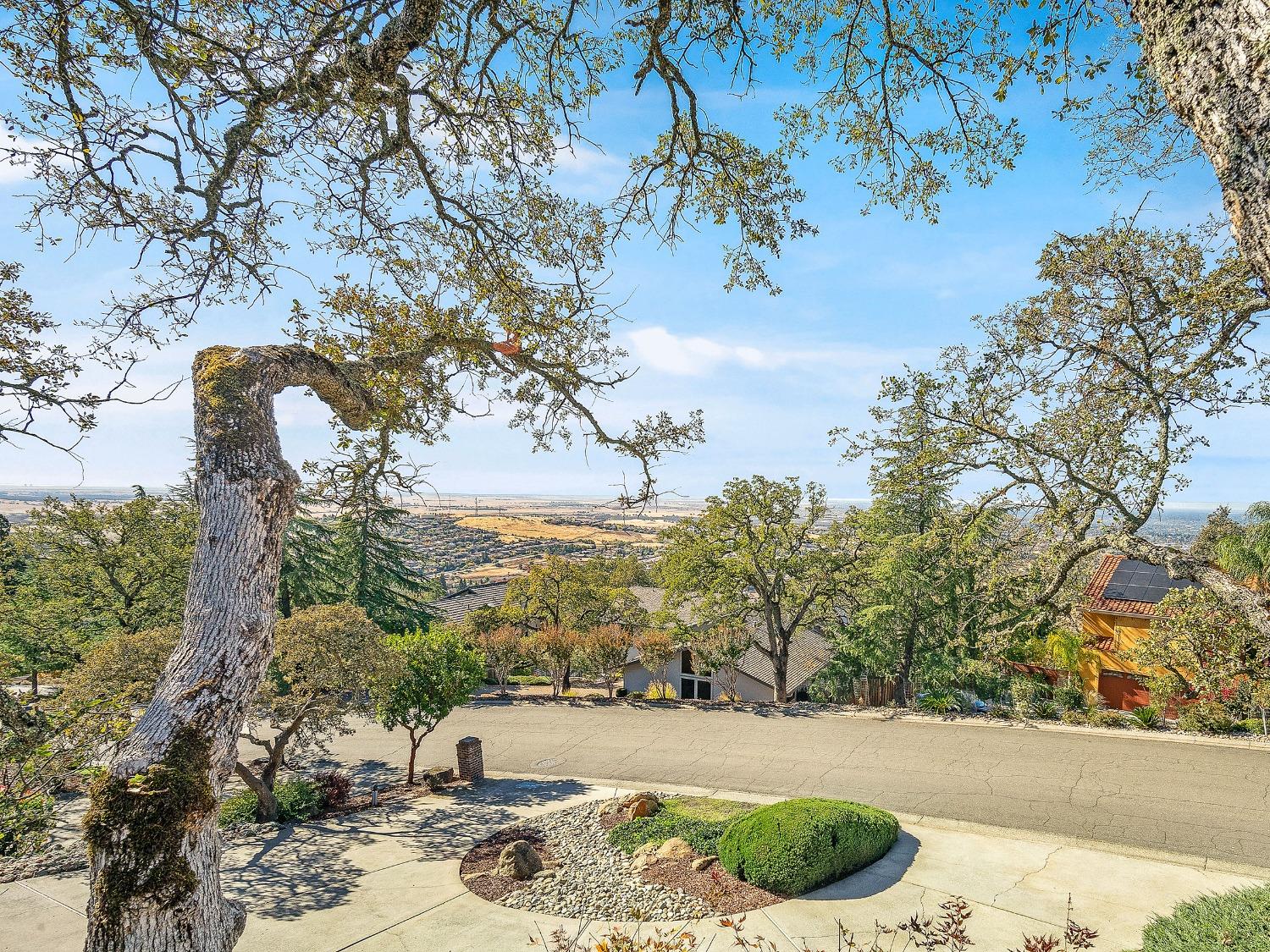 Detail Gallery Image 7 of 59 For 3525 Rocky Ridge Way, El Dorado Hills,  CA 95762 - 4 Beds | 3 Baths