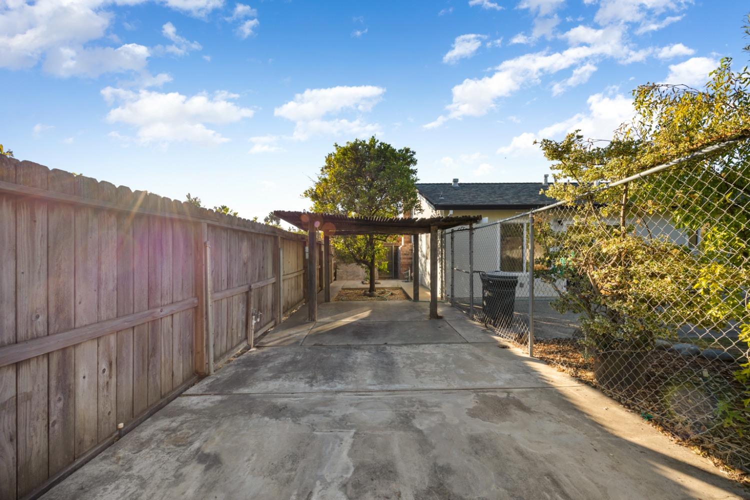 Detail Gallery Image 35 of 40 For 3637 Kingsport Way, Sacramento,  CA 95826 - 4 Beds | 2 Baths