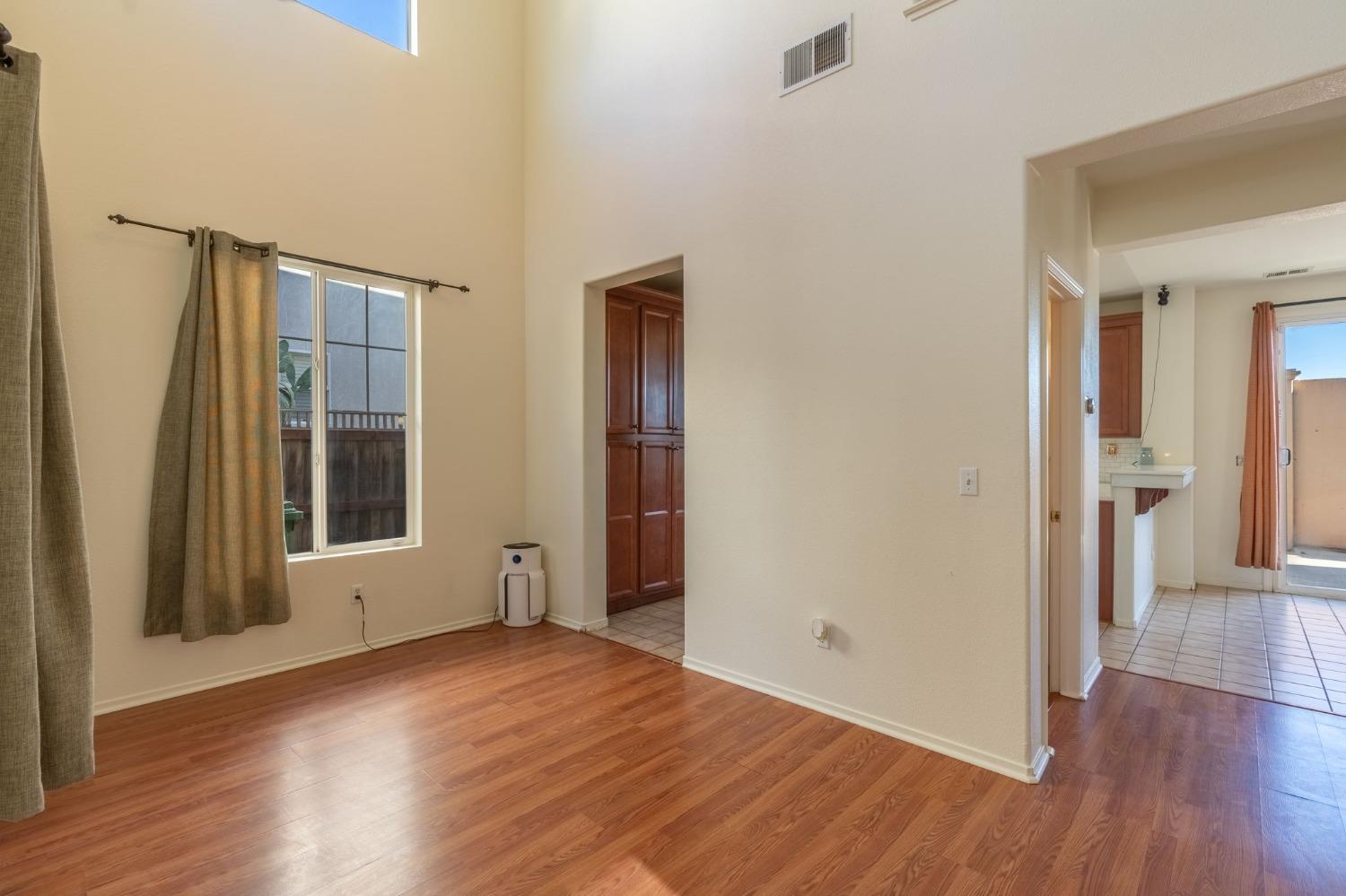 Detail Gallery Image 9 of 31 For 470 Baldwin Ct, Tracy,  CA 95376 - 3 Beds | 2/1 Baths