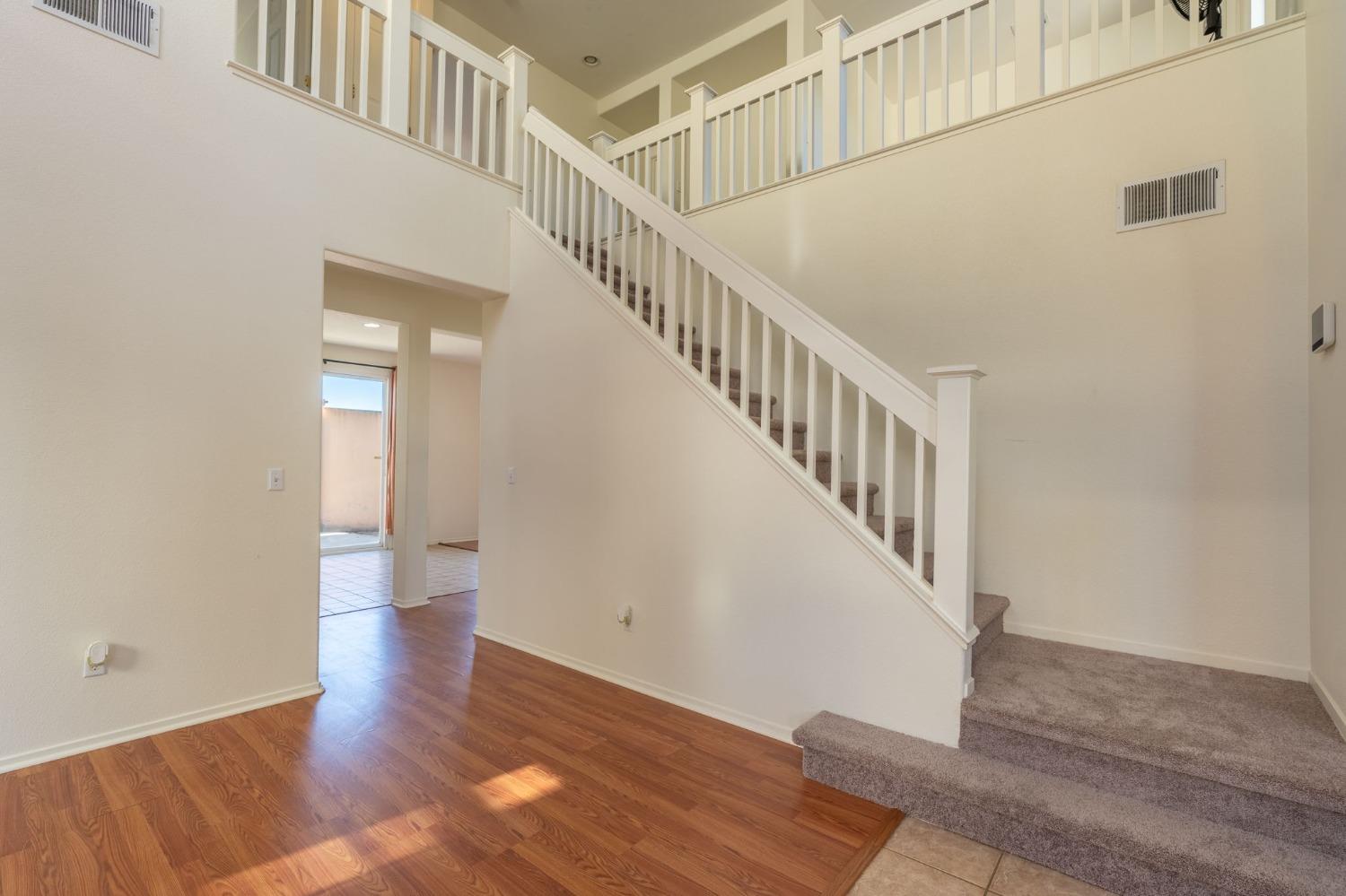 Detail Gallery Image 8 of 31 For 470 Baldwin Ct, Tracy,  CA 95376 - 3 Beds | 2/1 Baths