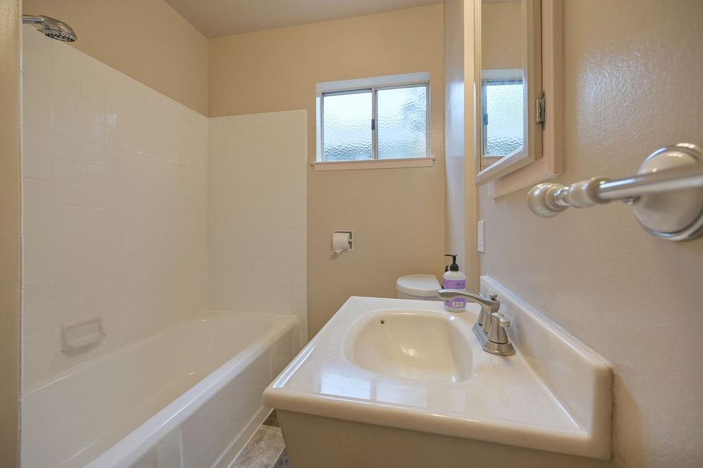 Detail Gallery Image 27 of 46 For 5008 9th Ave, Sacramento,  CA 95820 - 2 Beds | 1 Baths