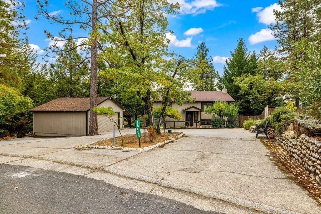 Detail Gallery Image 2 of 59 For 16685 Ernest Ct, Grass Valley,  CA 95949 - 3 Beds | 2 Baths