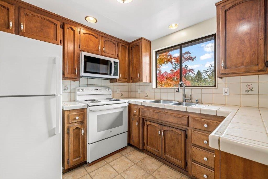 Detail Gallery Image 13 of 59 For 16685 Ernest Ct, Grass Valley,  CA 95949 - 3 Beds | 2 Baths