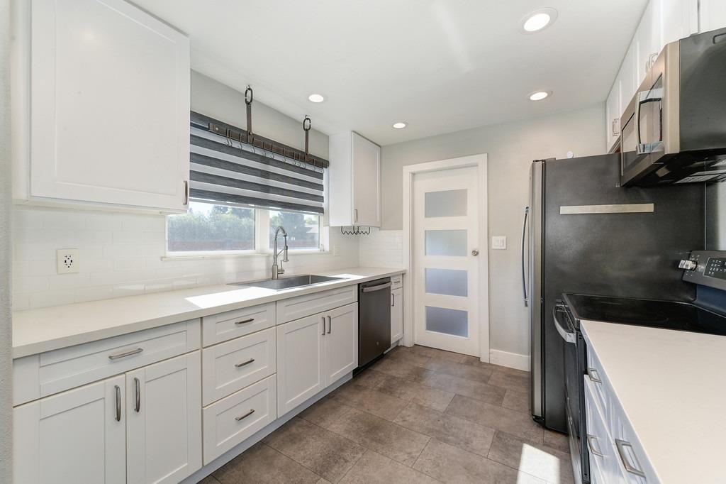 Detail Gallery Image 18 of 42 For 2901 Glacier St, Sacramento,  CA 95821 - 3 Beds | 1 Baths