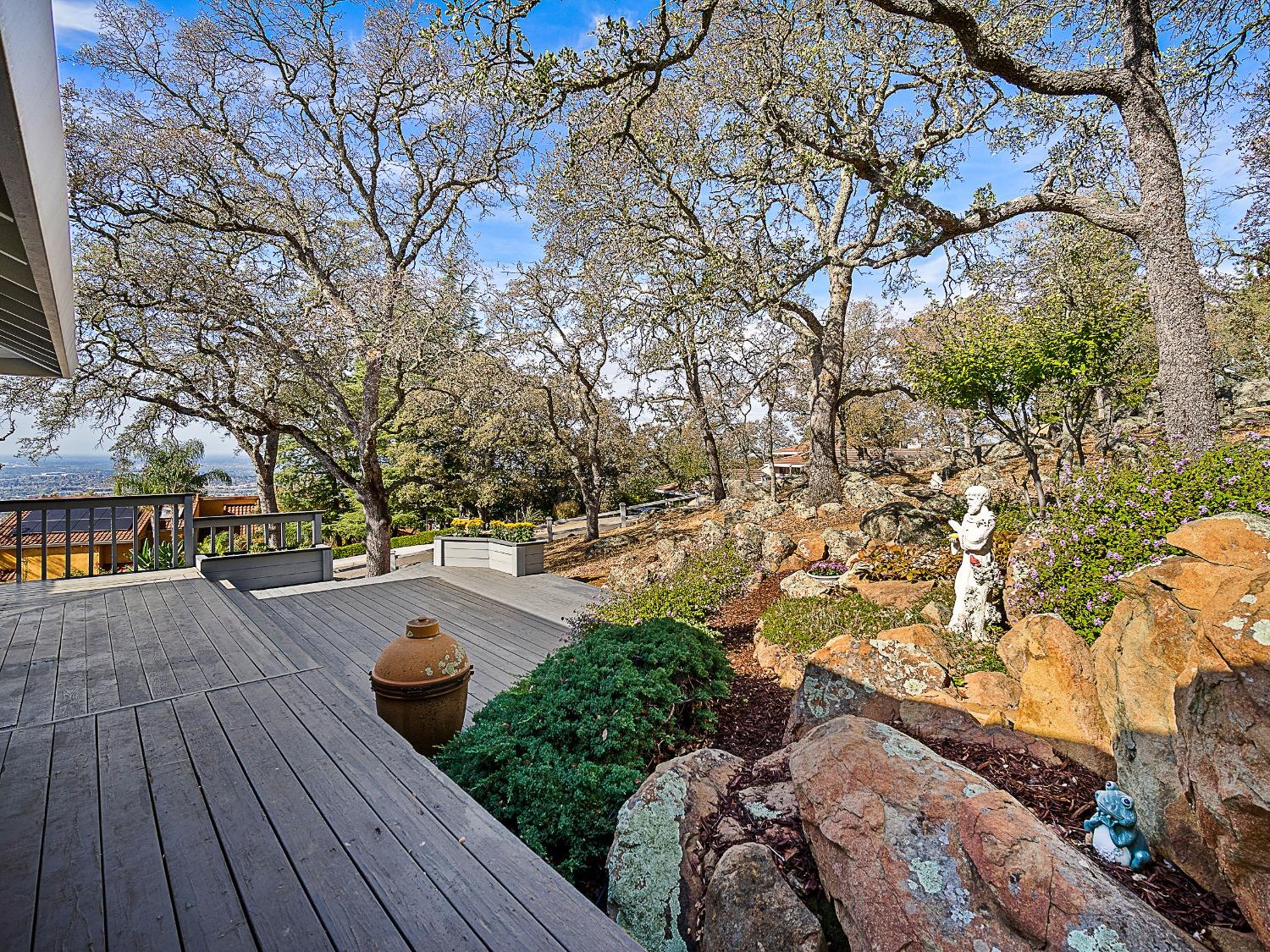 Detail Gallery Image 14 of 59 For 3525 Rocky Ridge Way, El Dorado Hills,  CA 95762 - 4 Beds | 3 Baths