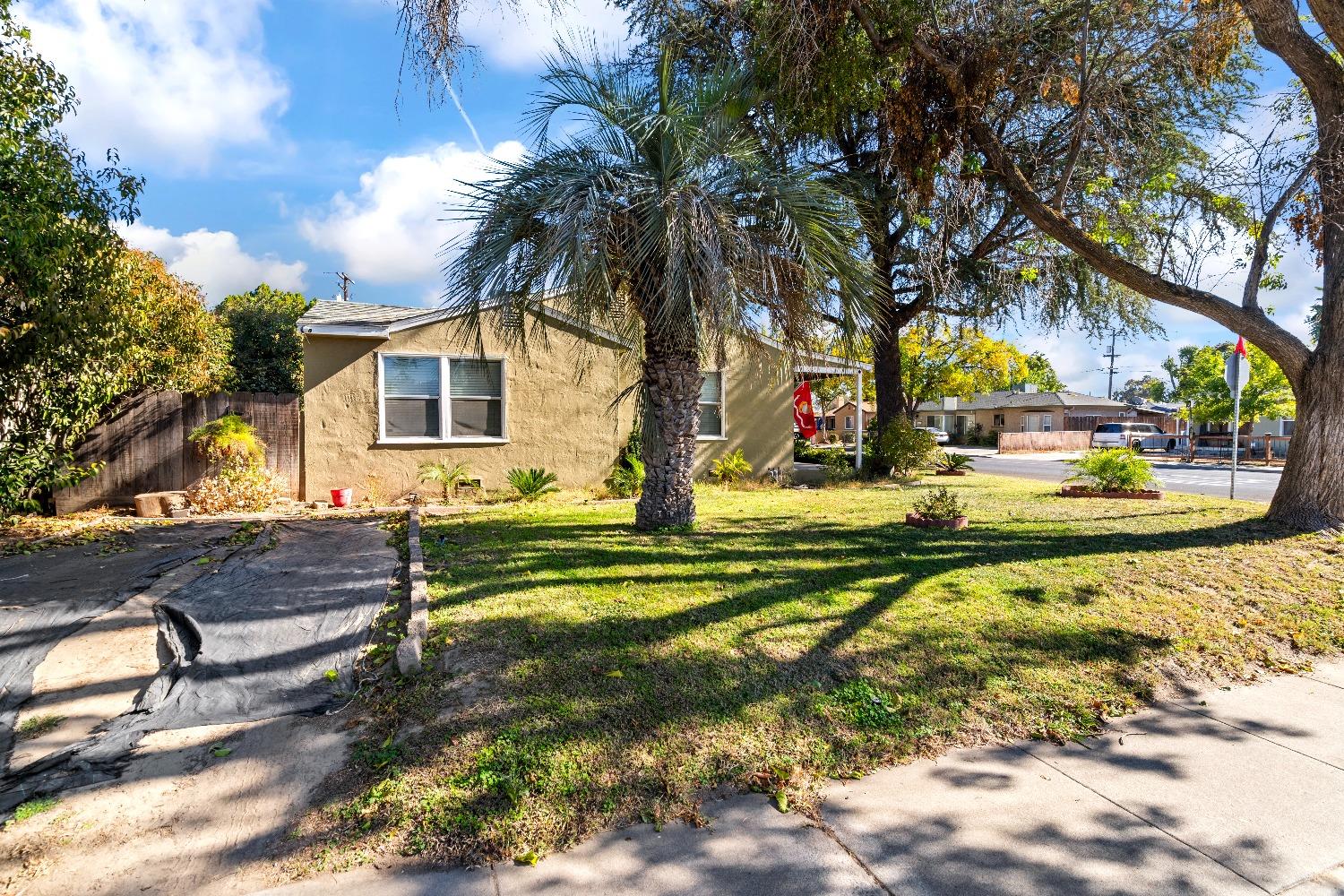 Detail Gallery Image 3 of 33 For 2103 Miller Ave, Modesto,  CA 95354 - 3 Beds | 1 Baths