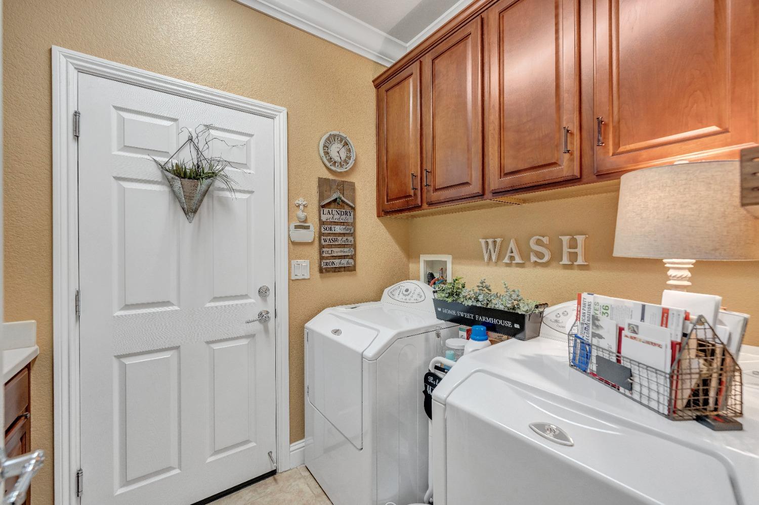 Detail Gallery Image 24 of 43 For 2320 Pepper Tree Ln, Manteca,  CA 95336 - 2 Beds | 2 Baths