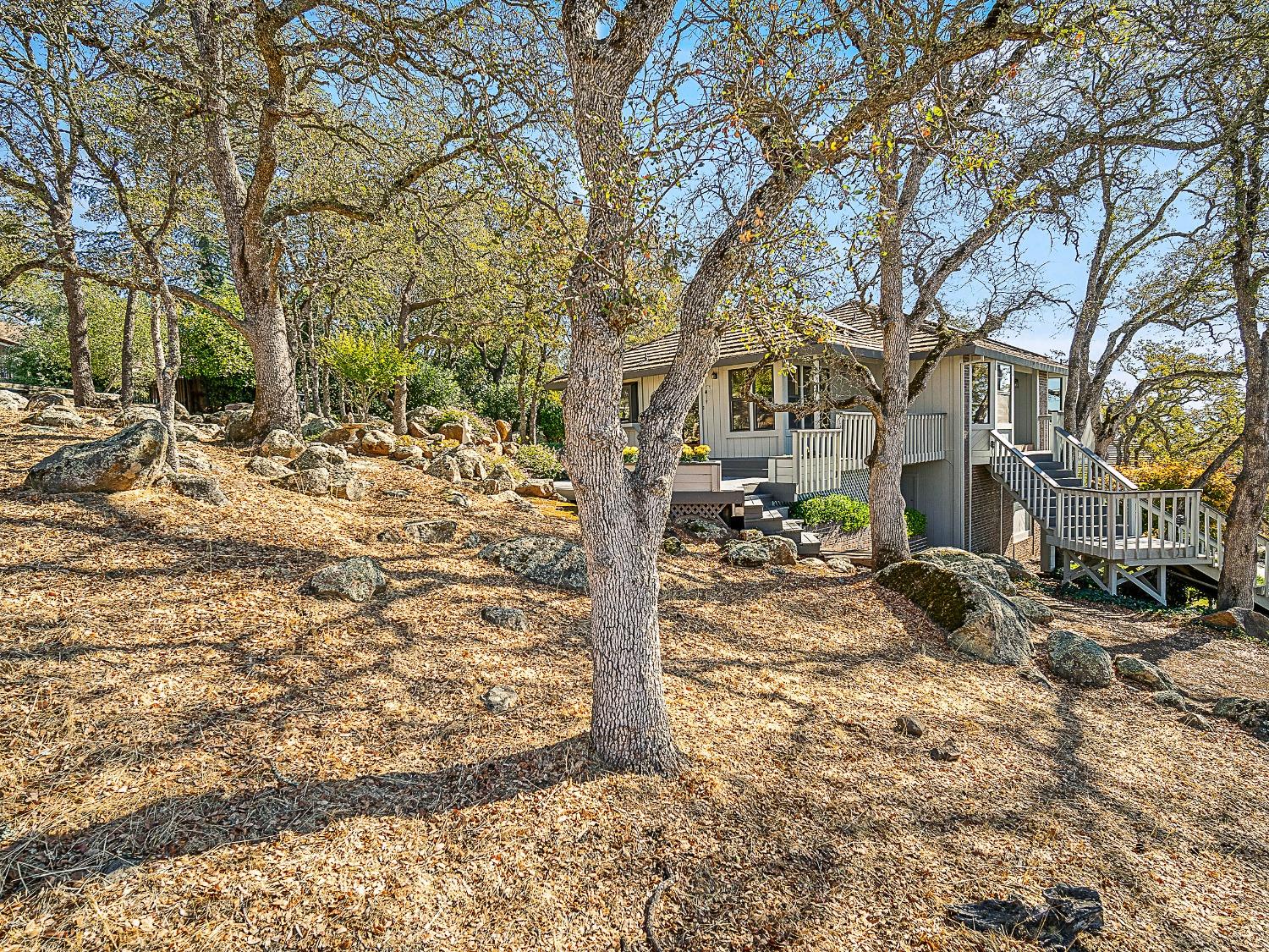 Detail Gallery Image 9 of 59 For 3525 Rocky Ridge Way, El Dorado Hills,  CA 95762 - 4 Beds | 3 Baths