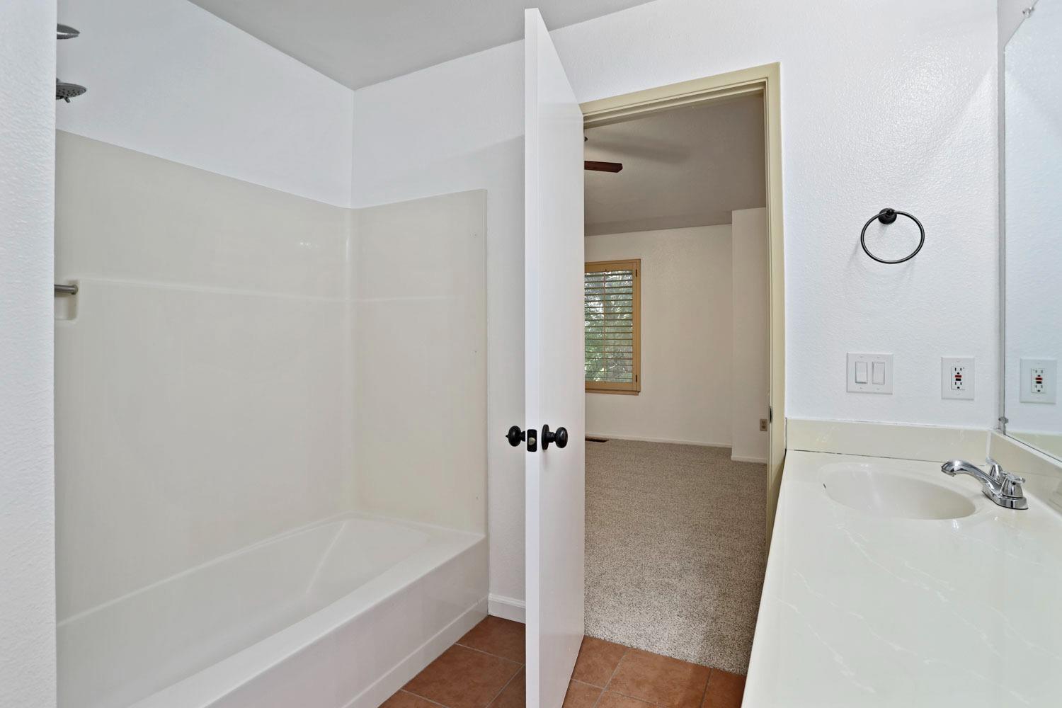 Detail Gallery Image 39 of 39 For 2930 Driftwood Pl #18,  Stockton,  CA 95219 - 2 Beds | 2/1 Baths