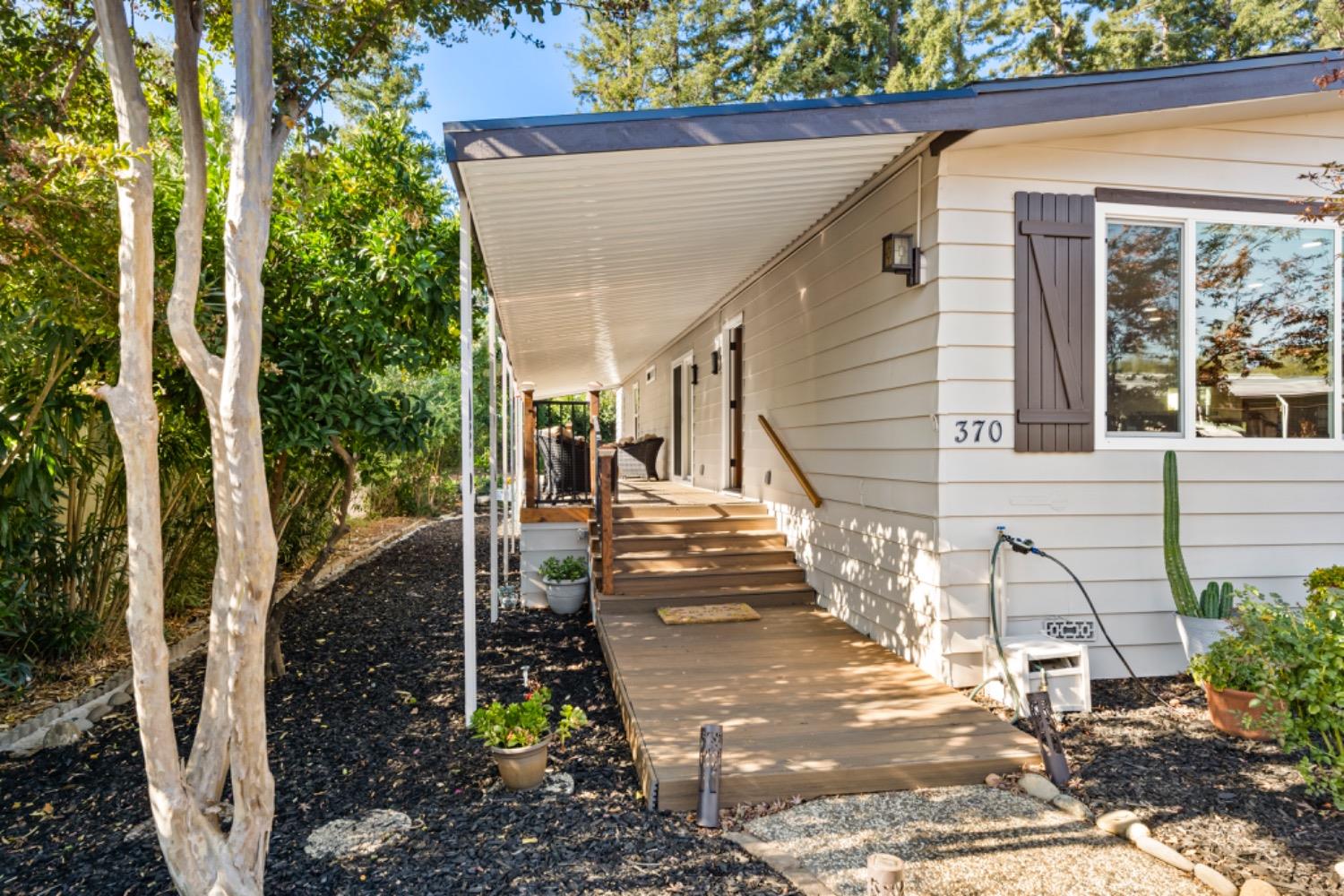 Detail Gallery Image 4 of 40 For 370 Stonebrook Drive, Folsom,  CA 95630 - 2 Beds | 2 Baths