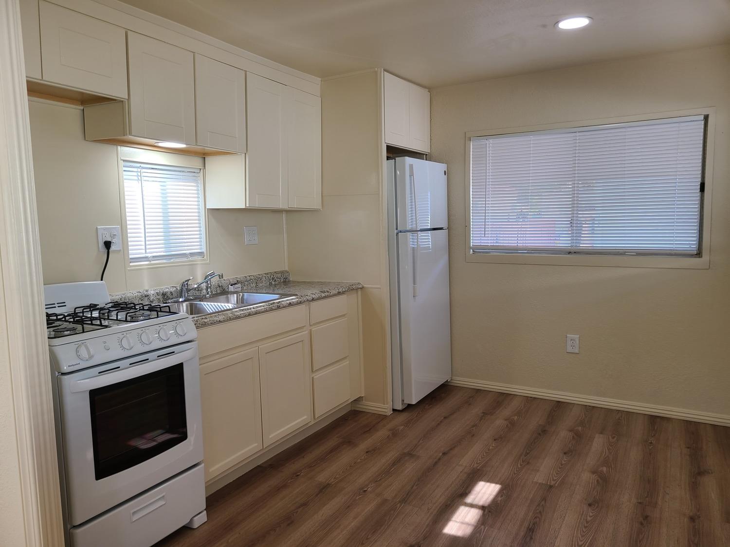 Detail Gallery Image 1 of 25 For 703 Oro Dam Blvd 123, Oroville,  CA 95965 - 1 Beds | 1 Baths