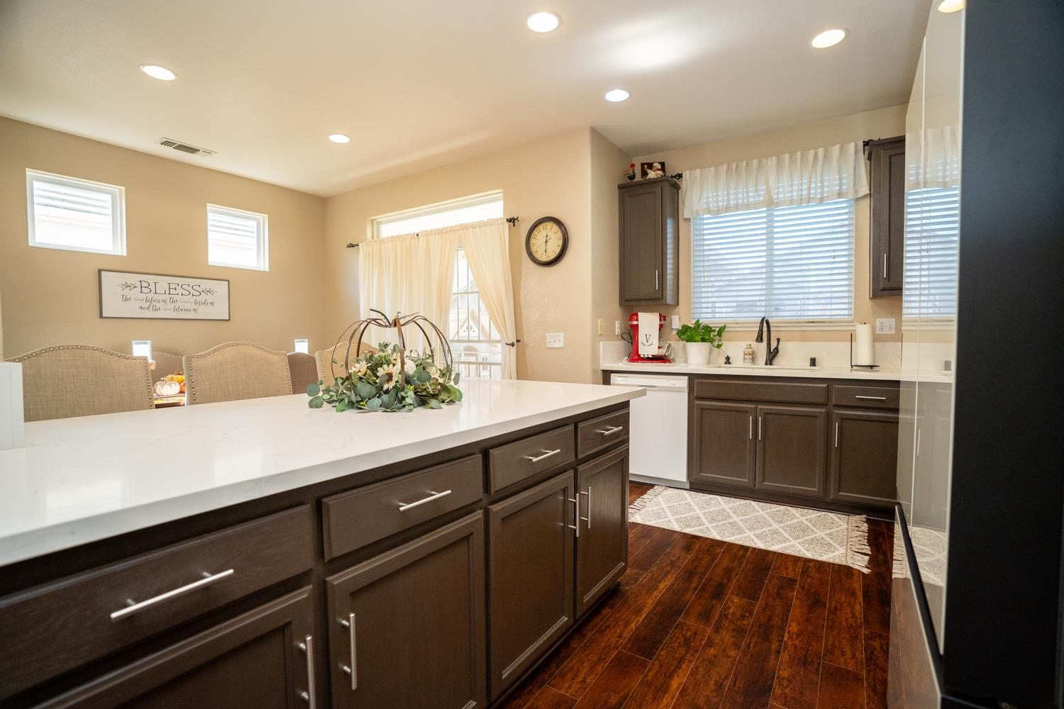 Detail Gallery Image 13 of 33 For 321 Albert Dr, Merced,  CA 95341 - 3 Beds | 2 Baths