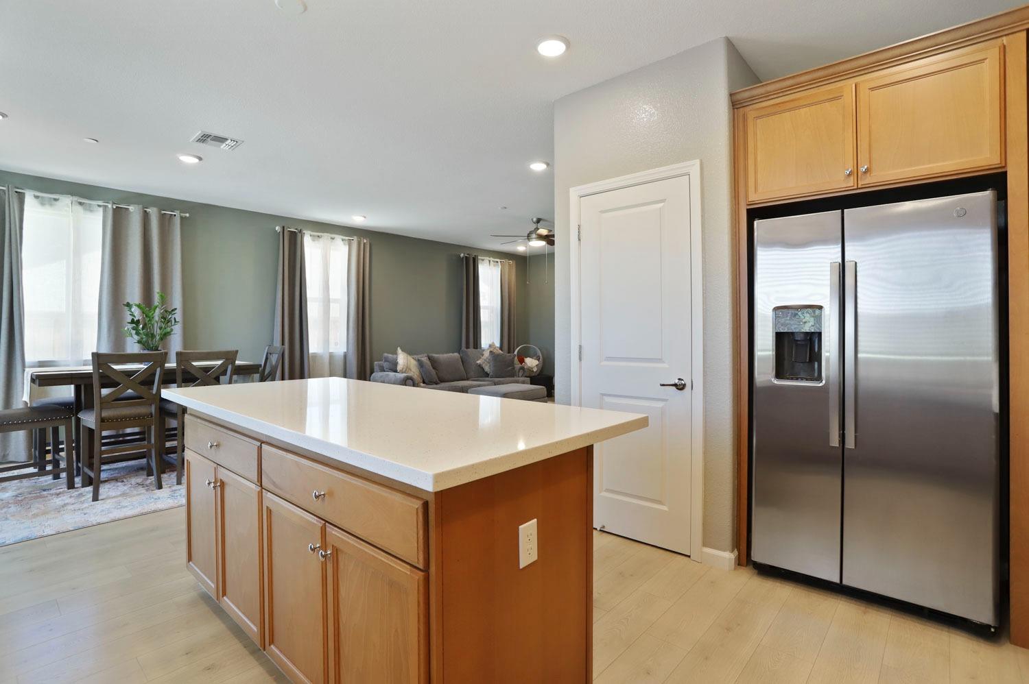 Detail Gallery Image 9 of 38 For 662 Larkmont, Manteca,  CA 95336 - 2 Beds | 2 Baths