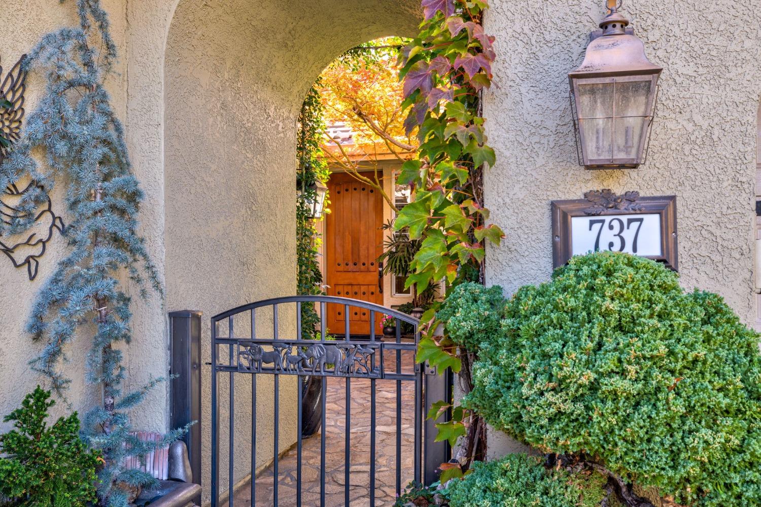 Detail Gallery Image 8 of 69 For 737 Morningside Ct, Folsom,  CA 95630 - 2 Beds | 2 Baths