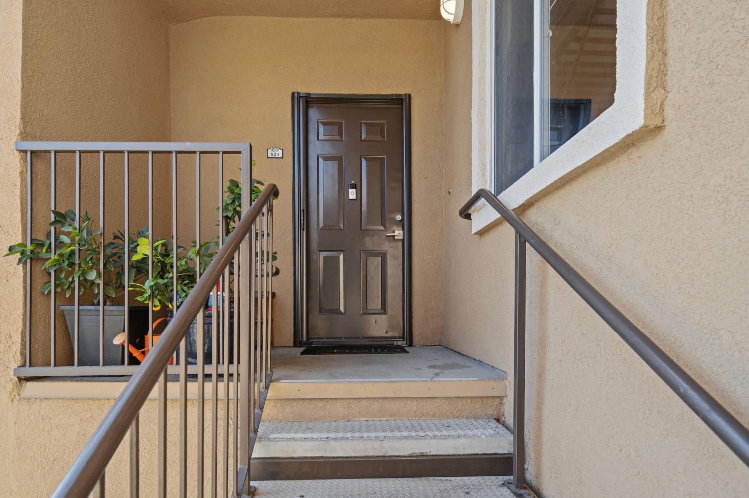 Detail Gallery Image 2 of 23 For 501 Gibson Dr #823,  Roseville,  CA 95678 - 2 Beds | 2 Baths