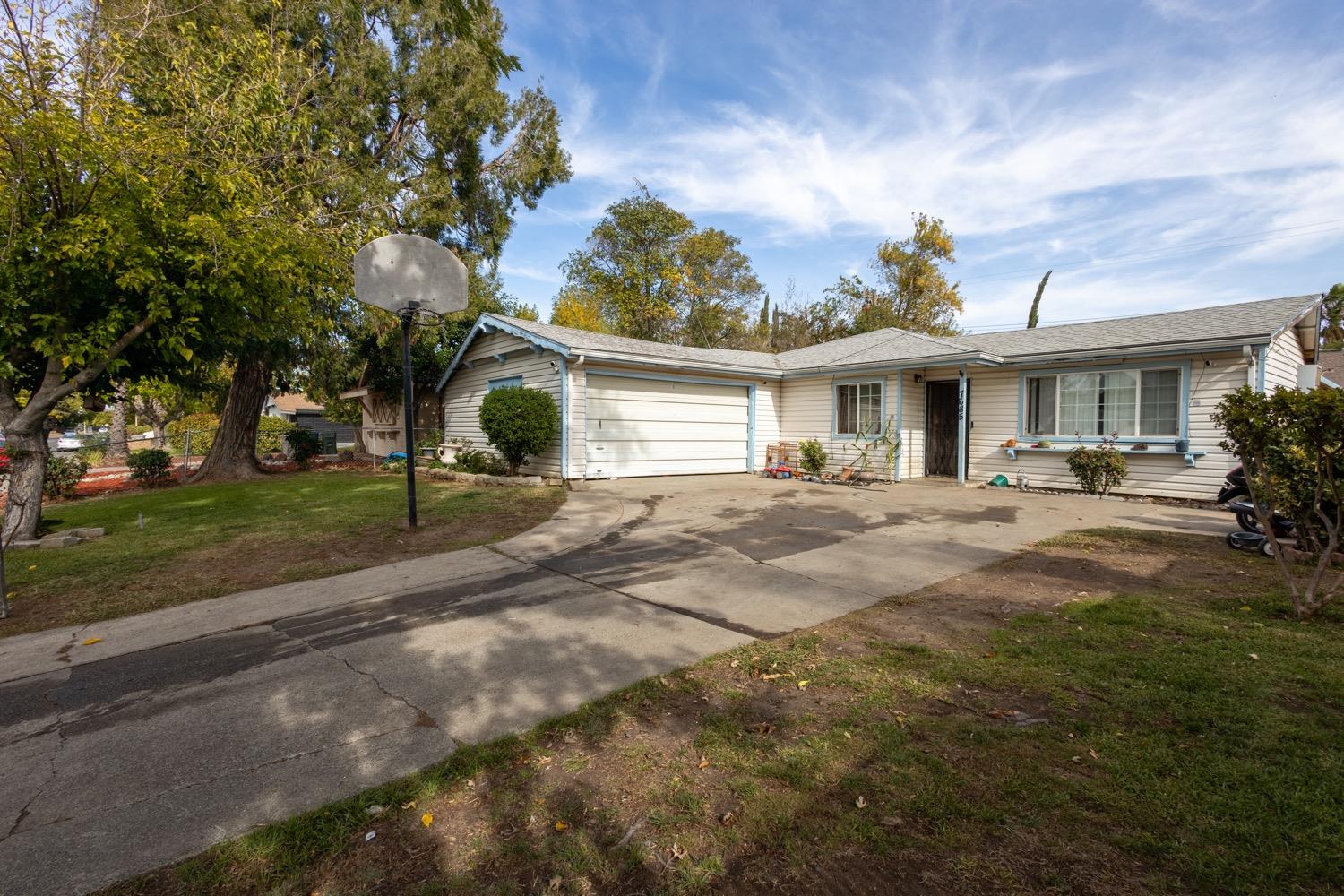 Detail Gallery Image 1 of 1 For 7685 Manorside Dr, Sacramento,  CA 95832 - 3 Beds | 2 Baths