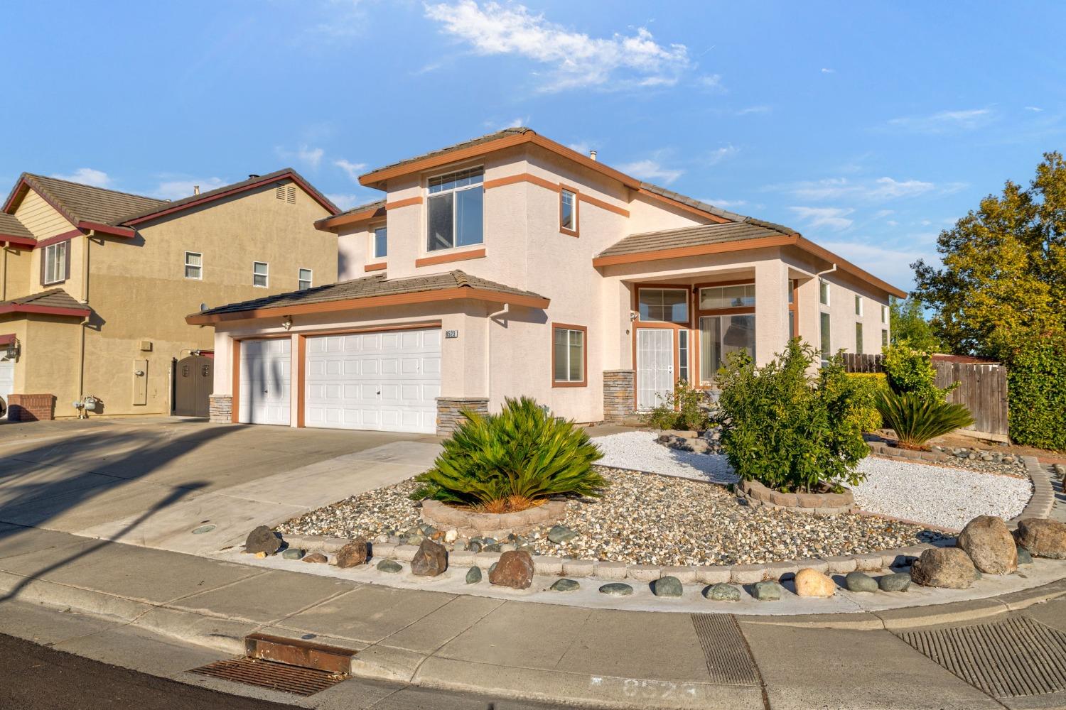 Detail Gallery Image 1 of 41 For 8523 Pinedrops Ct, Elk Grove,  CA 95624 - 5 Beds | 4 Baths