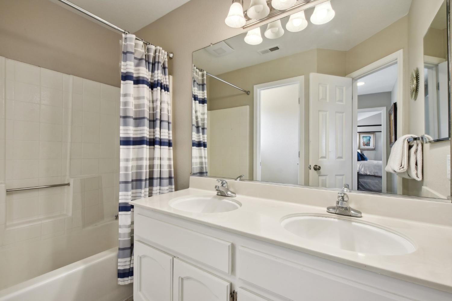 Detail Gallery Image 29 of 34 For 8505 Thornbury Dr, Antelope,  CA 95843 - 3 Beds | 2/1 Baths