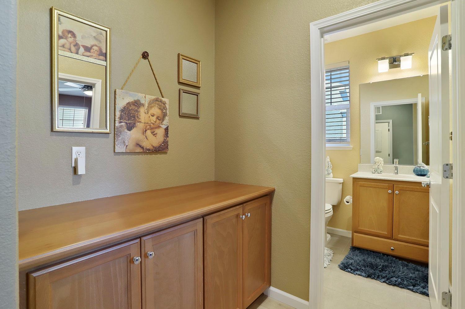 Detail Gallery Image 15 of 38 For 662 Larkmont, Manteca,  CA 95336 - 2 Beds | 2 Baths