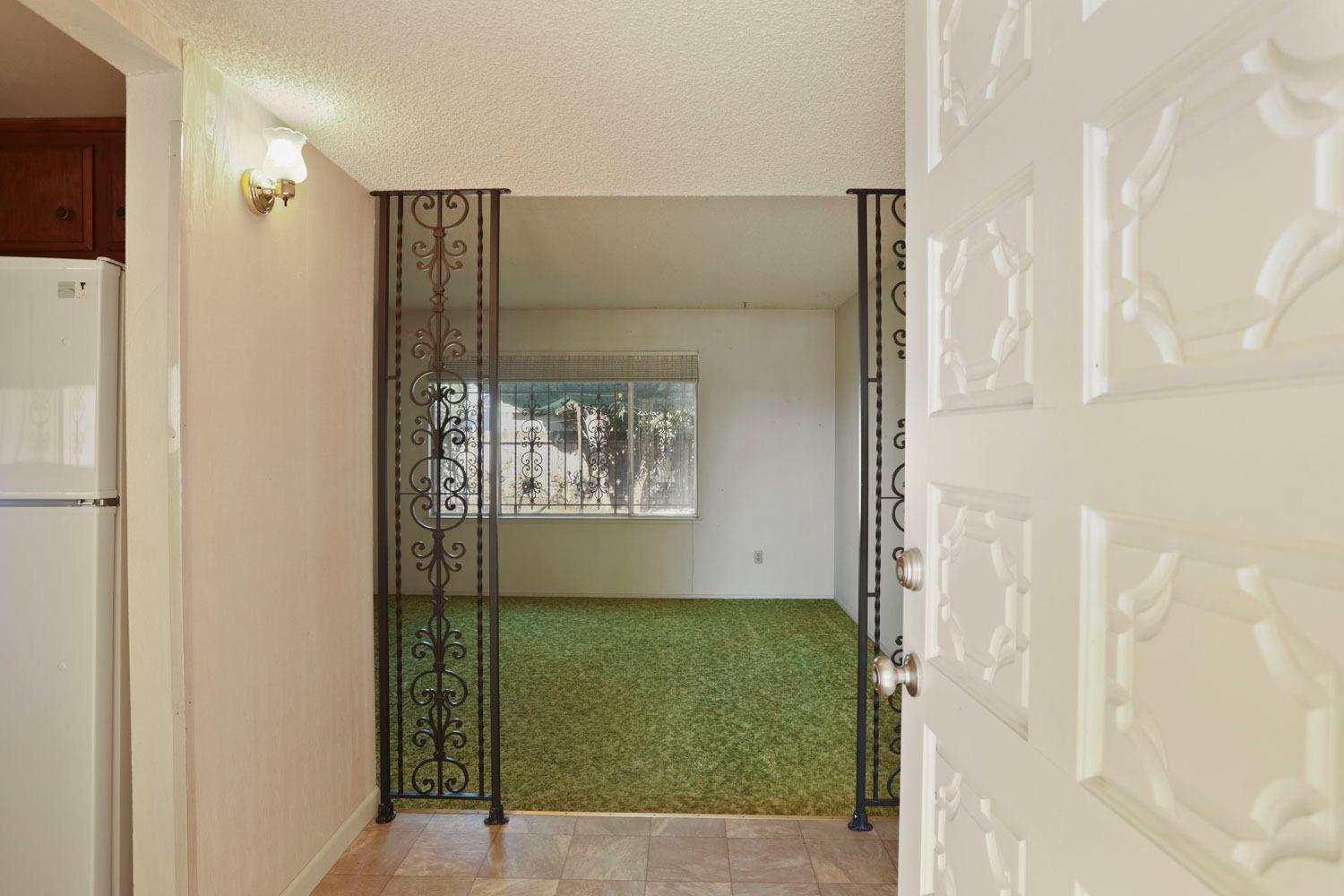 Detail Gallery Image 7 of 48 For 807 Clinton Dr, Stockton,  CA 95210 - 3 Beds | 2 Baths