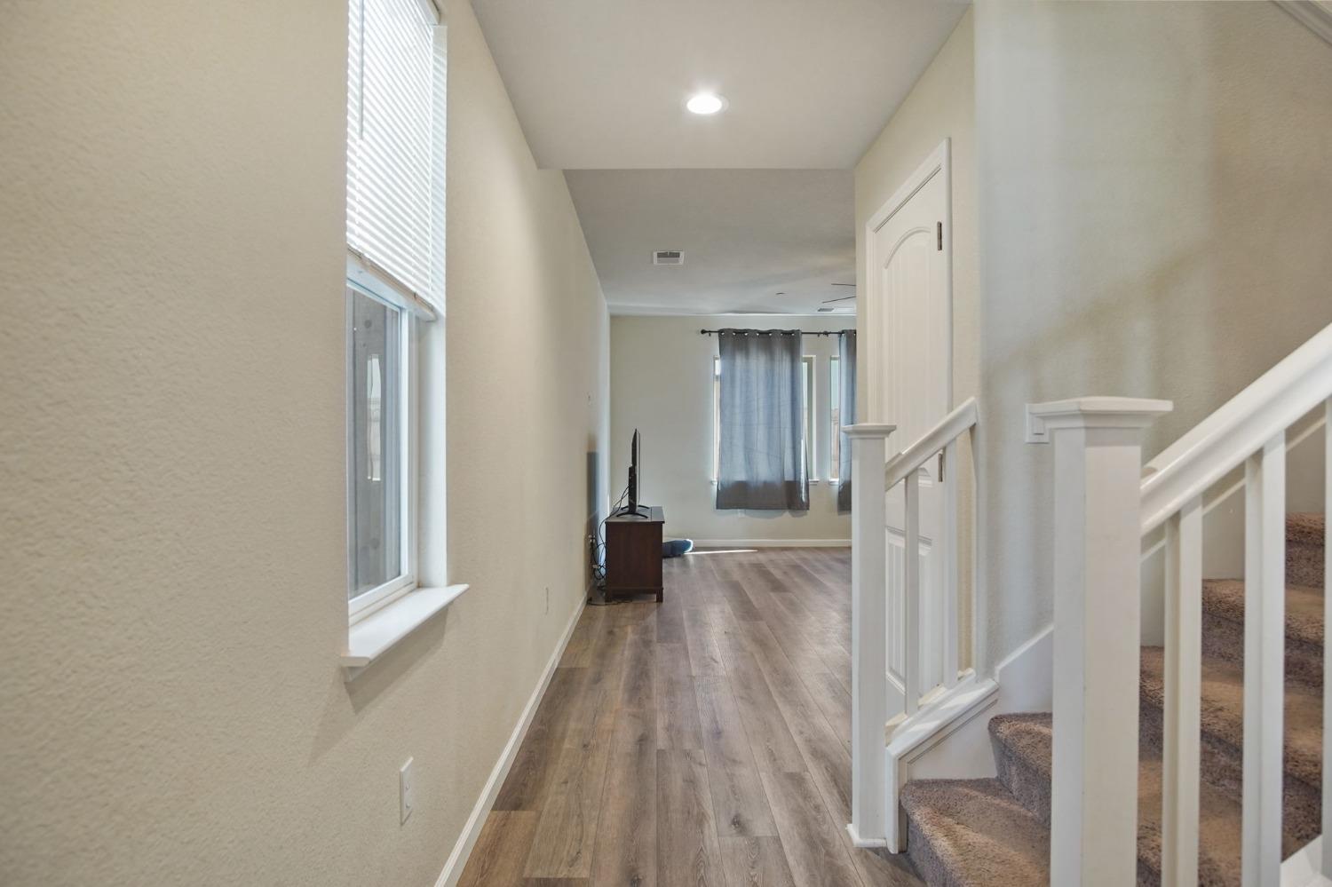 Detail Gallery Image 6 of 26 For 2628 W Hawaiian Petrel Ave, Modesto,  CA 95355 - 4 Beds | 2/1 Baths