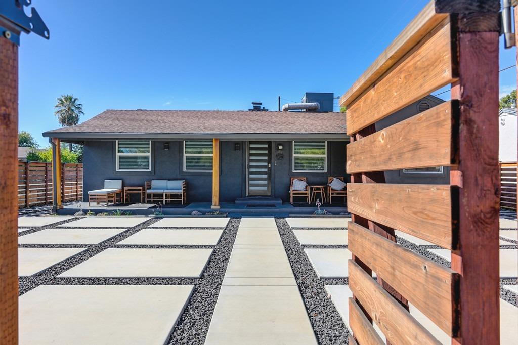 Detail Gallery Image 3 of 42 For 2901 Glacier St, Sacramento,  CA 95821 - 3 Beds | 1 Baths