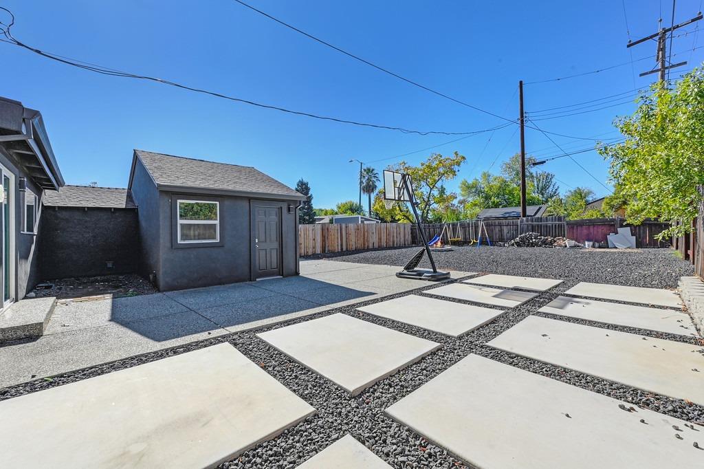 Detail Gallery Image 39 of 42 For 2901 Glacier St, Sacramento,  CA 95821 - 3 Beds | 1 Baths