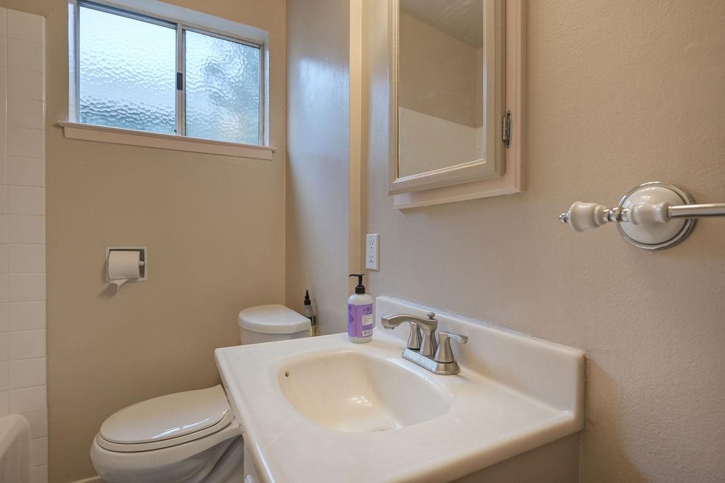 Detail Gallery Image 28 of 46 For 5008 9th Ave, Sacramento,  CA 95820 - 2 Beds | 1 Baths