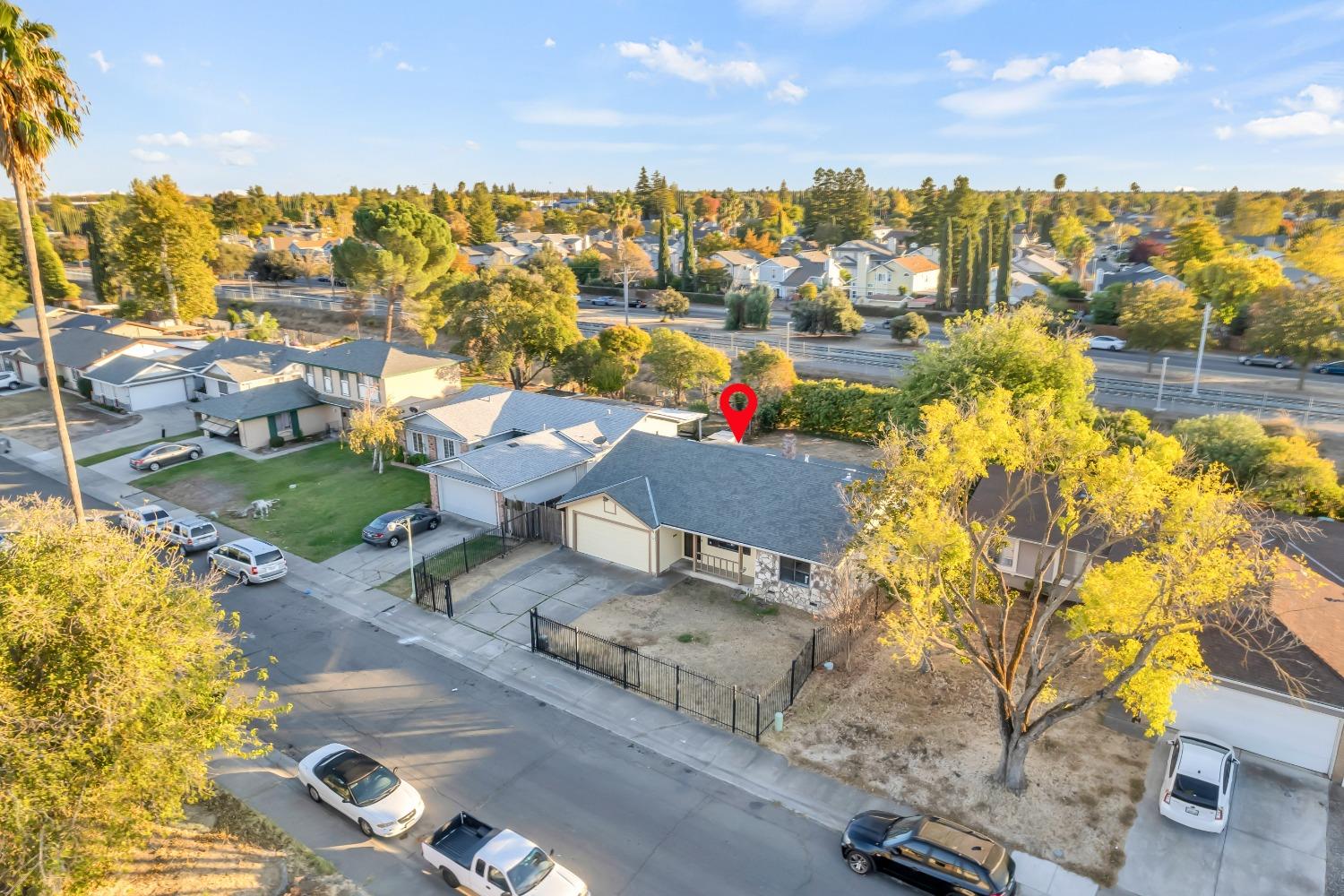 Detail Gallery Image 33 of 39 For 5764 Hollyhurst Way, Sacramento,  CA 95823 - 3 Beds | 2 Baths