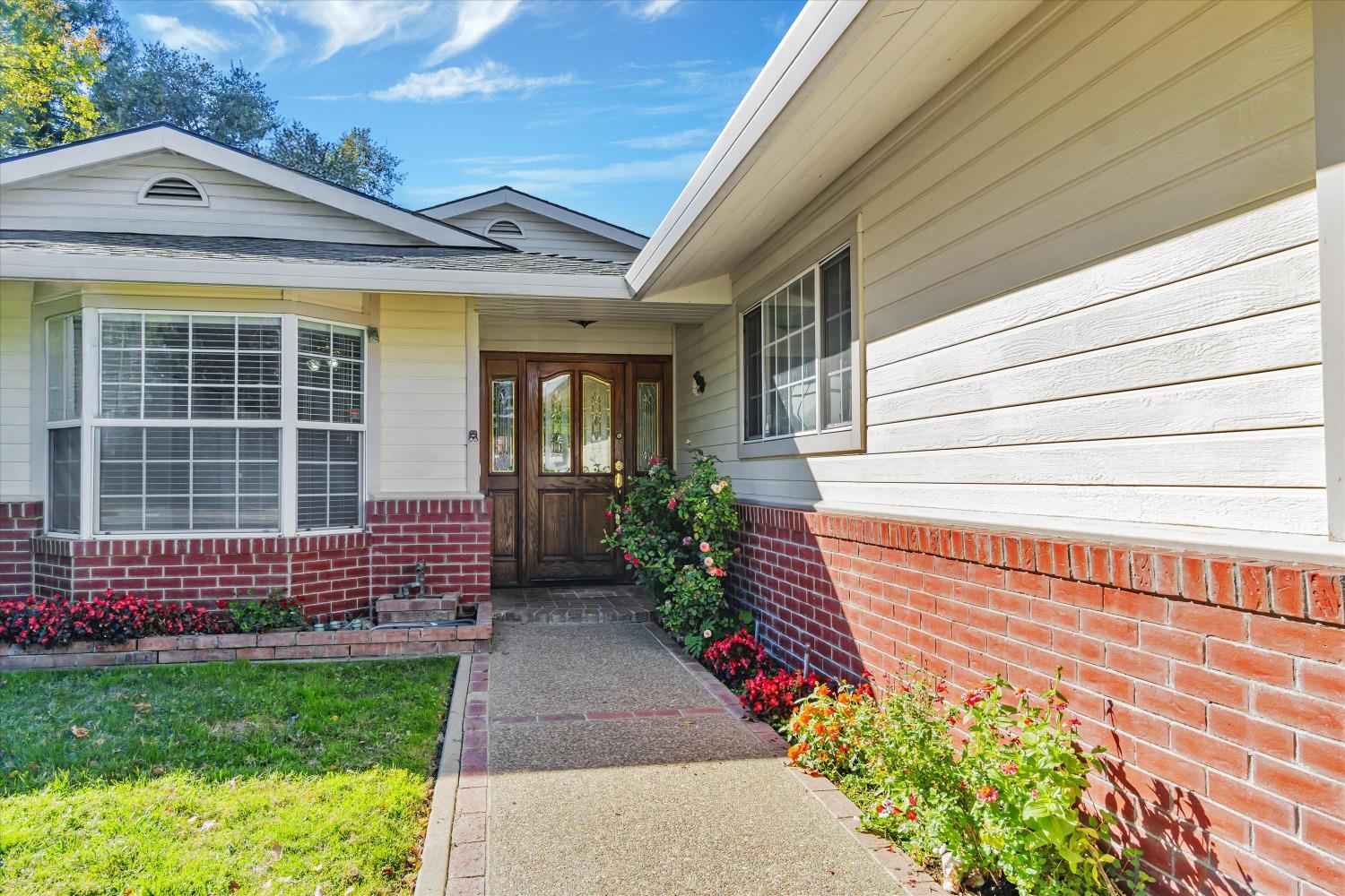 Detail Gallery Image 4 of 47 For 4911 Arbardee Dr, Fair Oaks,  CA 95628 - 3 Beds | 2 Baths