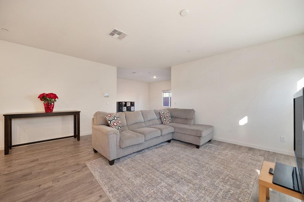 Detail Gallery Image 14 of 33 For 1254 S Peregrine Ct, Stockton,  CA 95215 - 3 Beds | 2 Baths