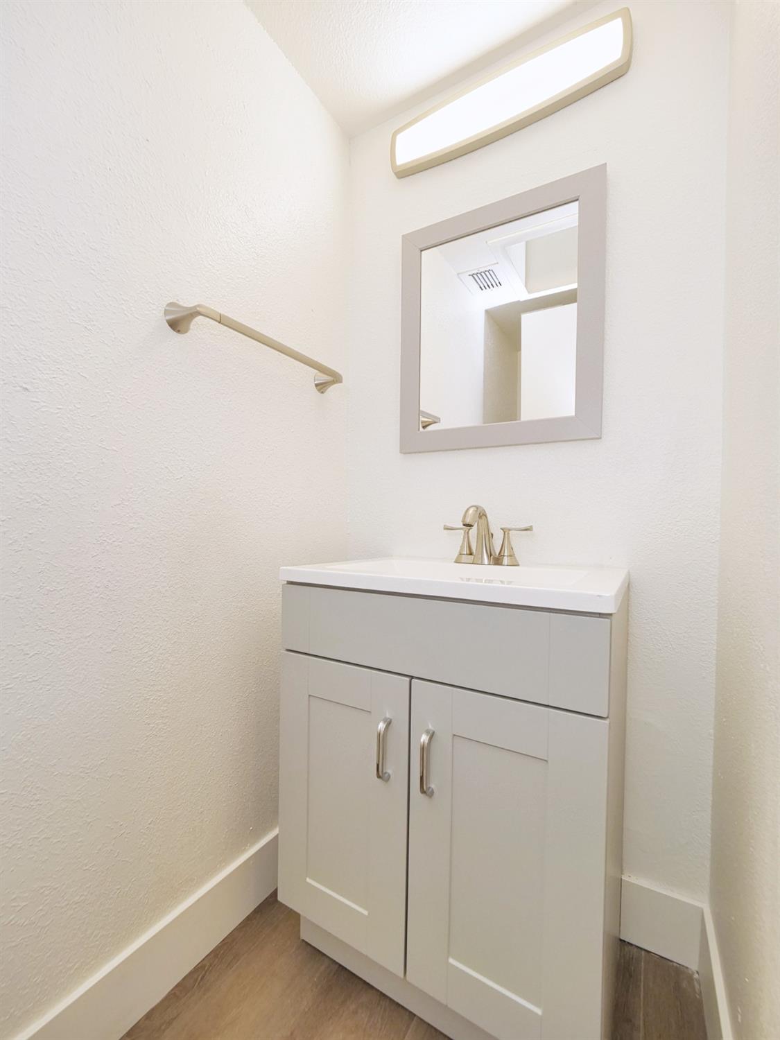 Detail Gallery Image 12 of 25 For 7918 Rocky Point Ct, Citrus Heights,  CA 95610 - 2 Beds | 1/1 Baths