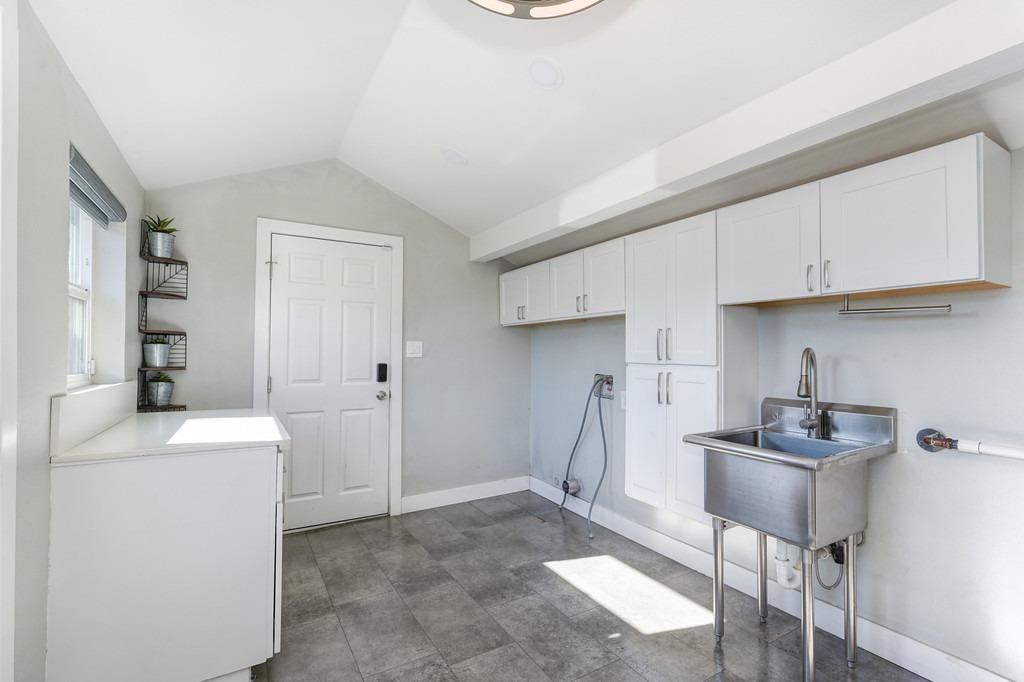 Detail Gallery Image 33 of 42 For 2901 Glacier St, Sacramento,  CA 95821 - 3 Beds | 1 Baths