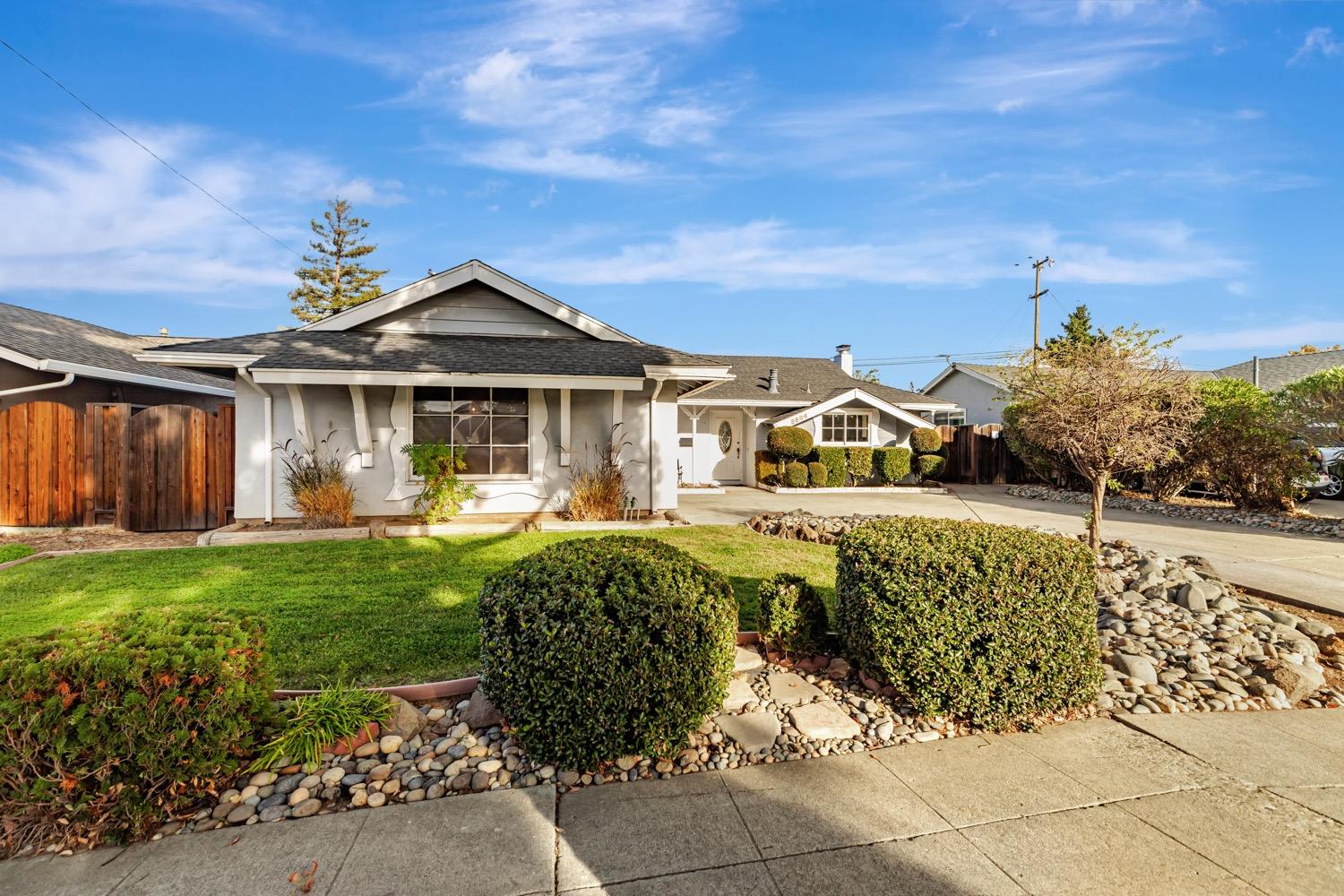 Detail Gallery Image 2 of 53 For 5684 Holland Ln, San Jose,  CA 95118 - 3 Beds | 2 Baths