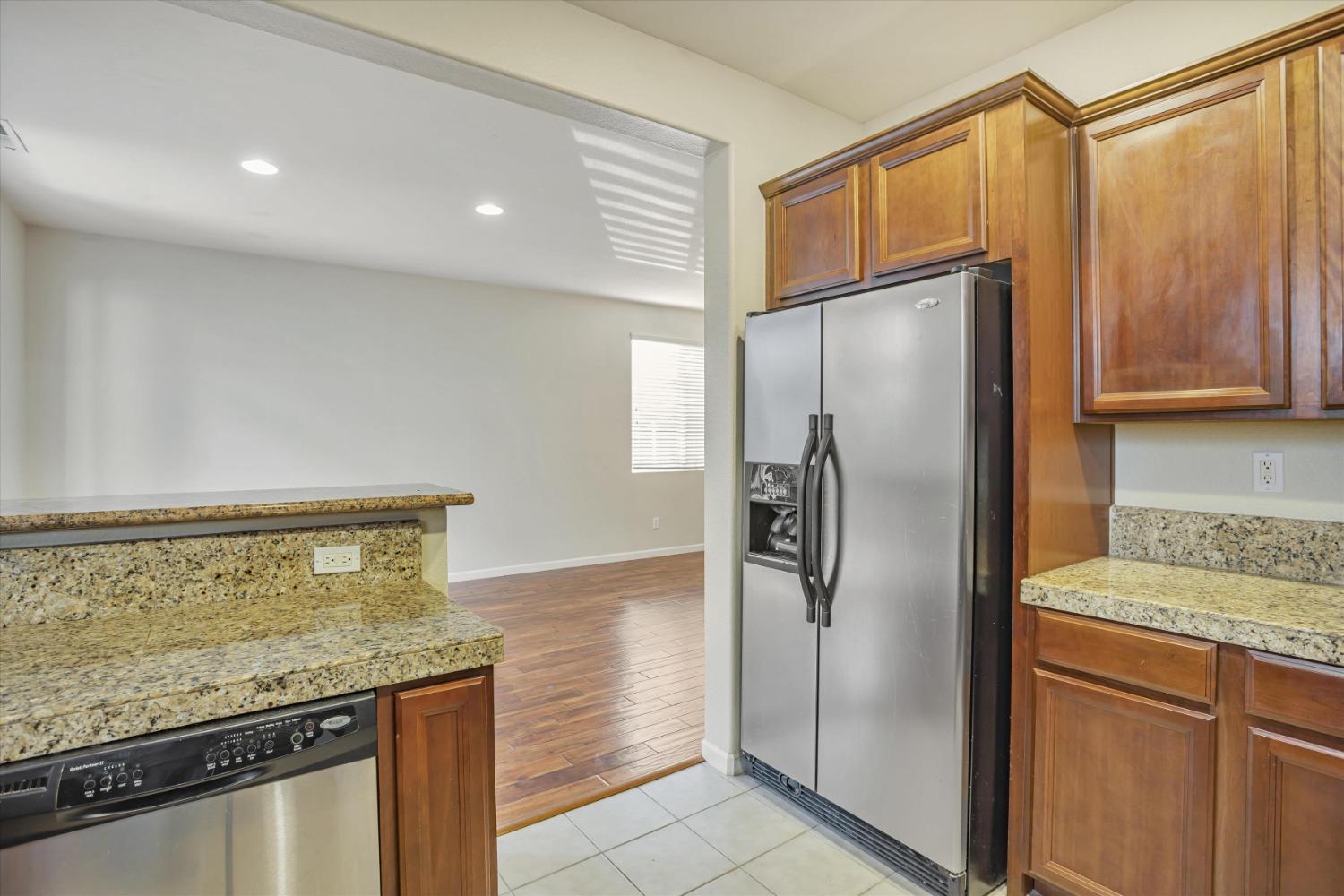 Detail Gallery Image 18 of 65 For 2569 Huckleberry Cir, West Sacramento,  CA 95691 - 3 Beds | 2/1 Baths