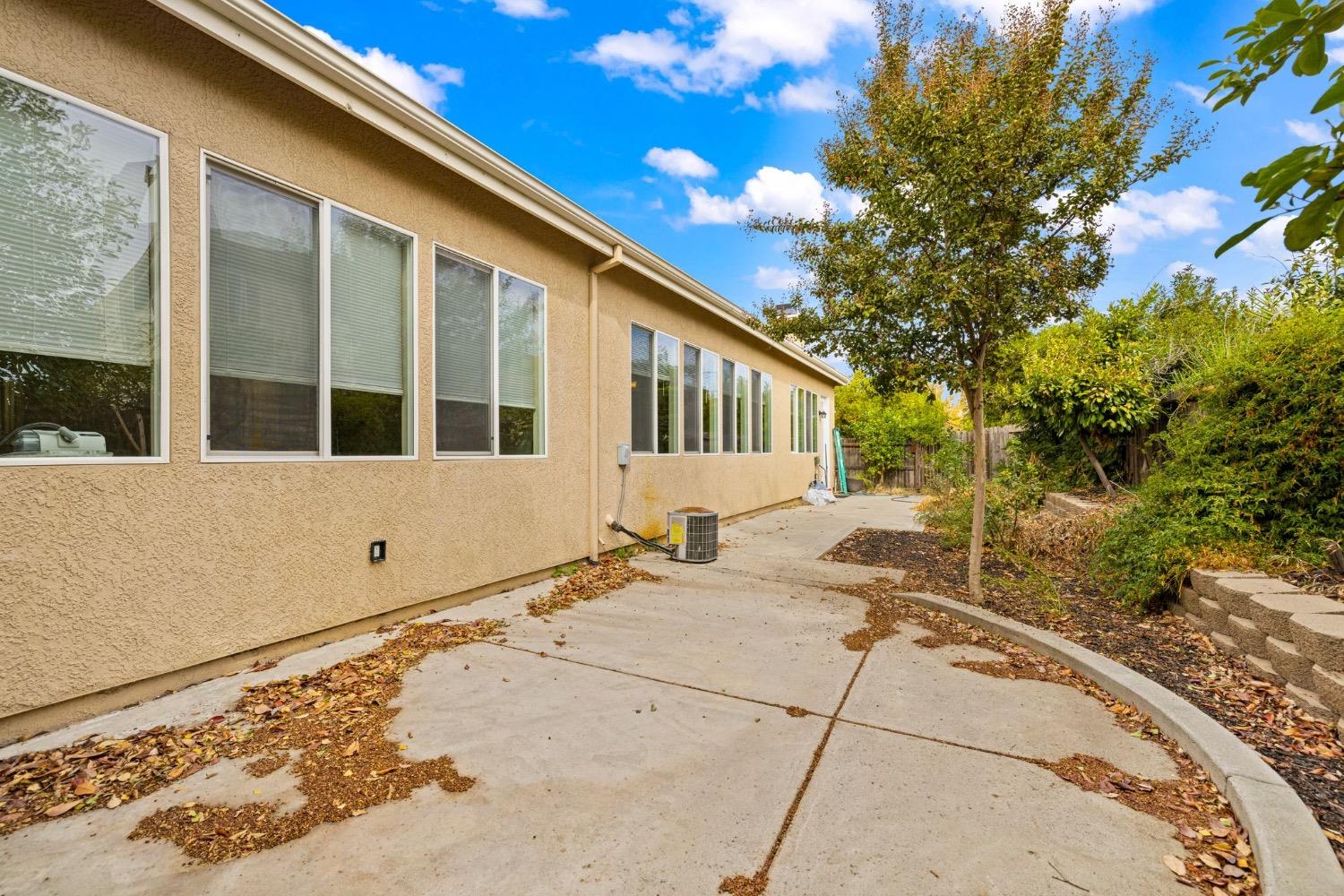 Detail Gallery Image 45 of 47 For 2725 Cascade St, West Sacramento,  CA 95691 - 5 Beds | 3/1 Baths