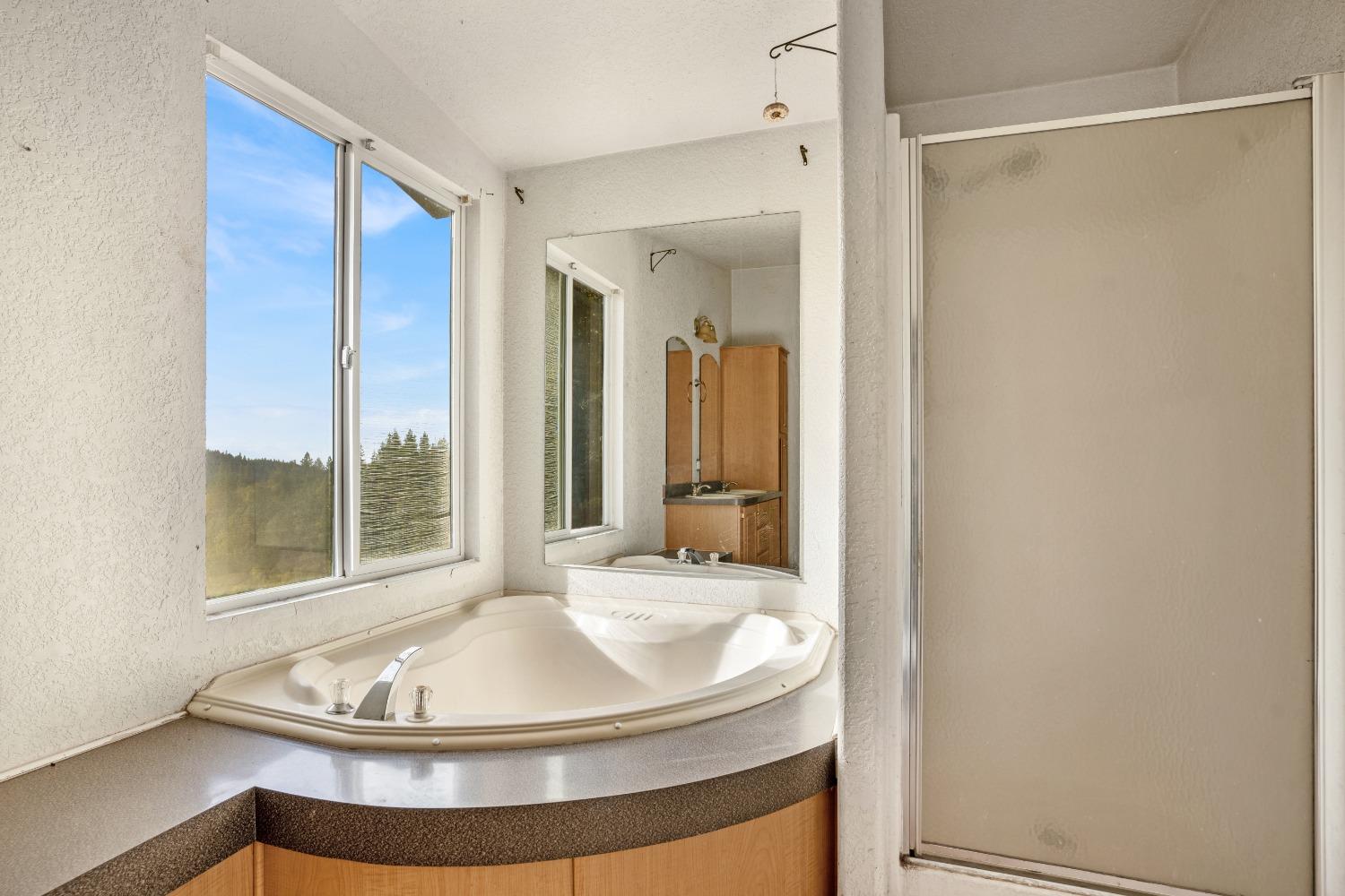 Detail Gallery Image 12 of 41 For 15314 Old Donner Trl, Grass Valley,  CA 95945 - 3 Beds | 2 Baths